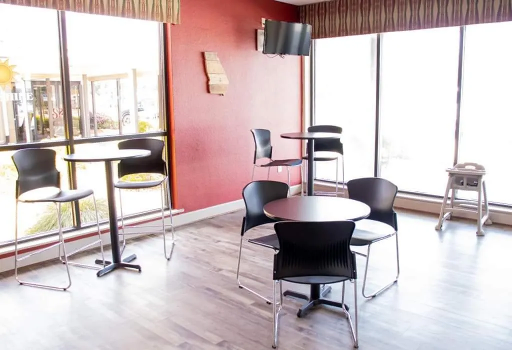 Breakfast in Econo Lodge Vidalia