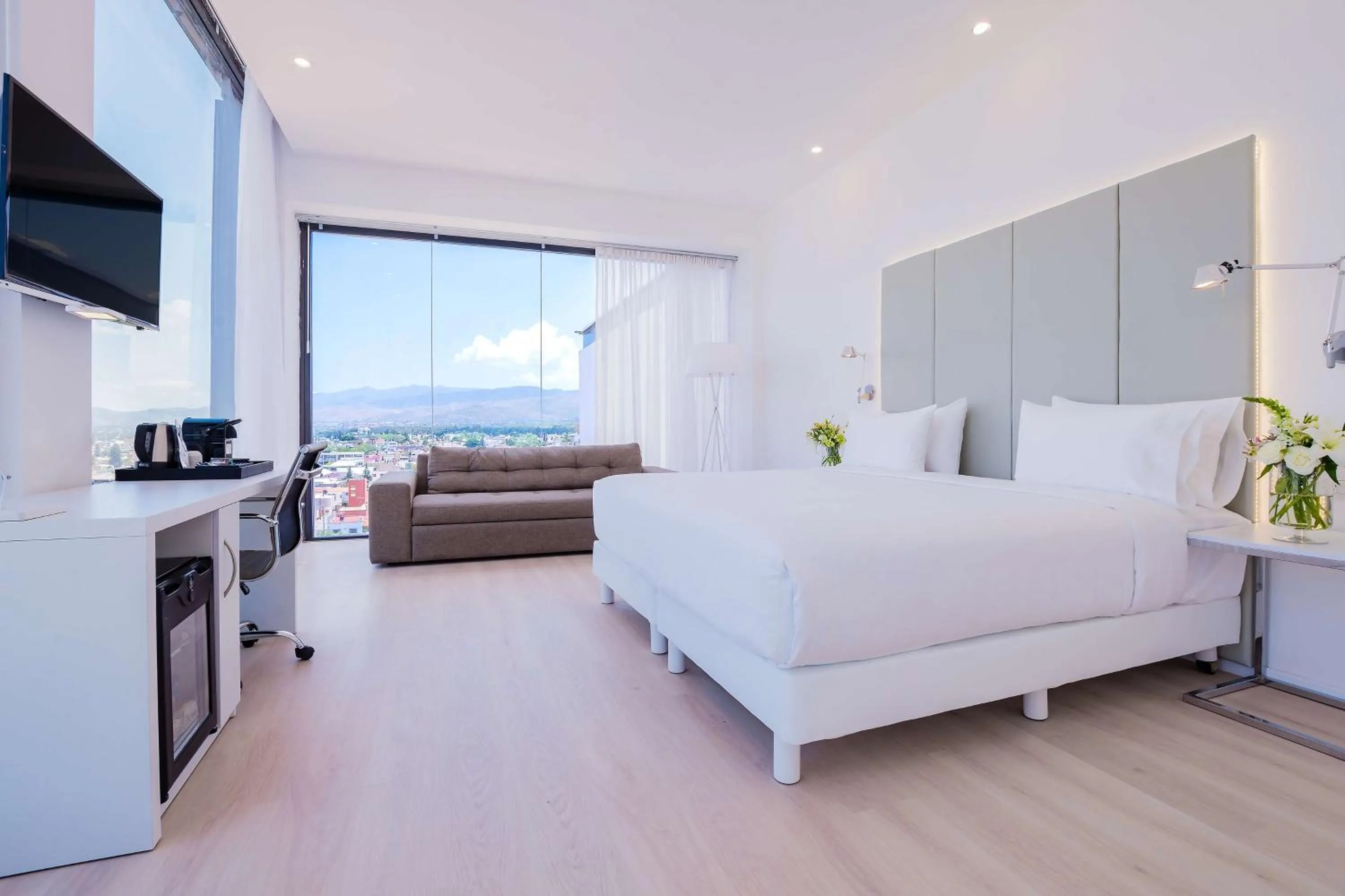 Photo of the whole room, Bed in NH San Luis Potosí