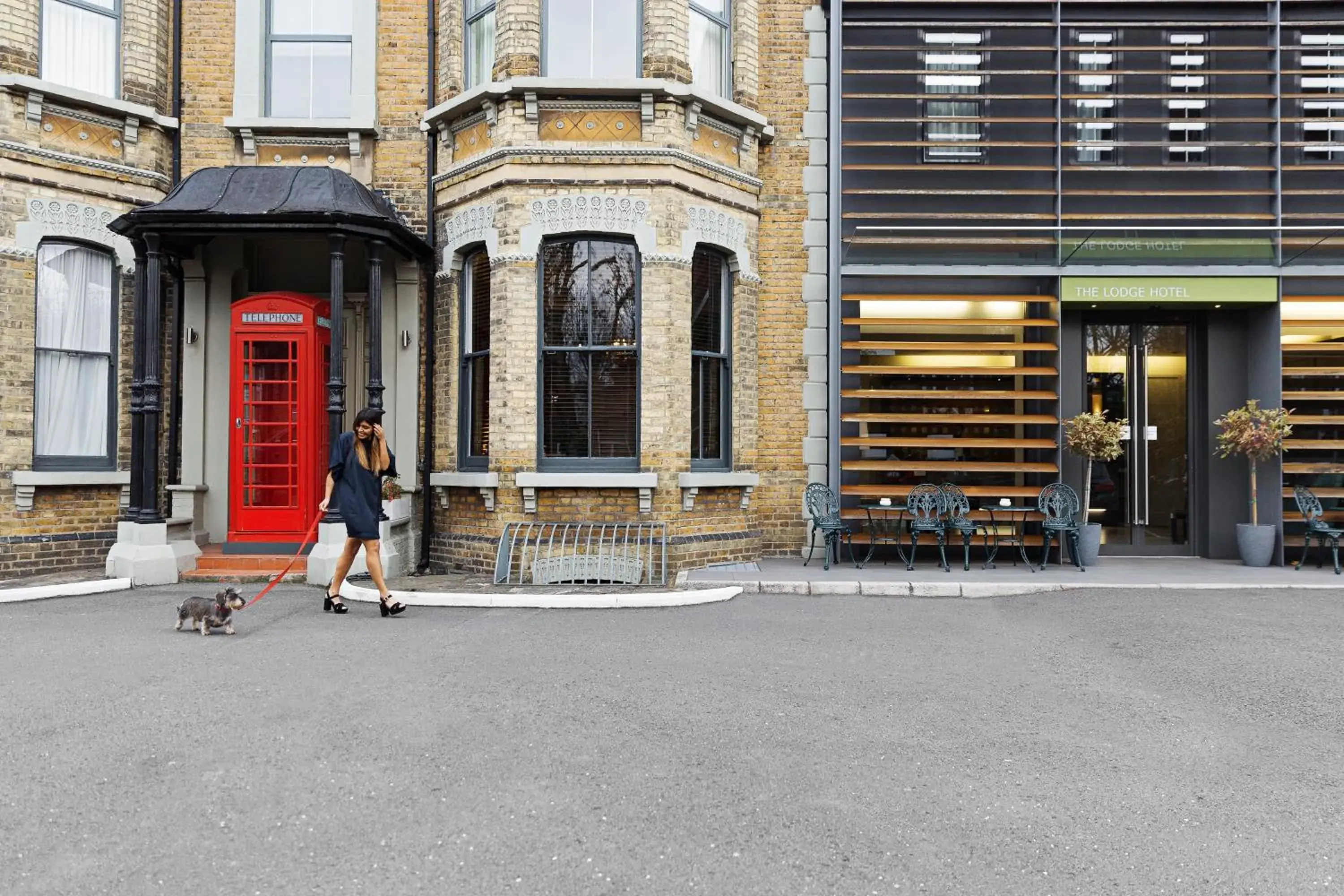 Facade/entrance in The Lodge Hotel - Putney Facade/entrance in The Lodge Hotel - Putney
