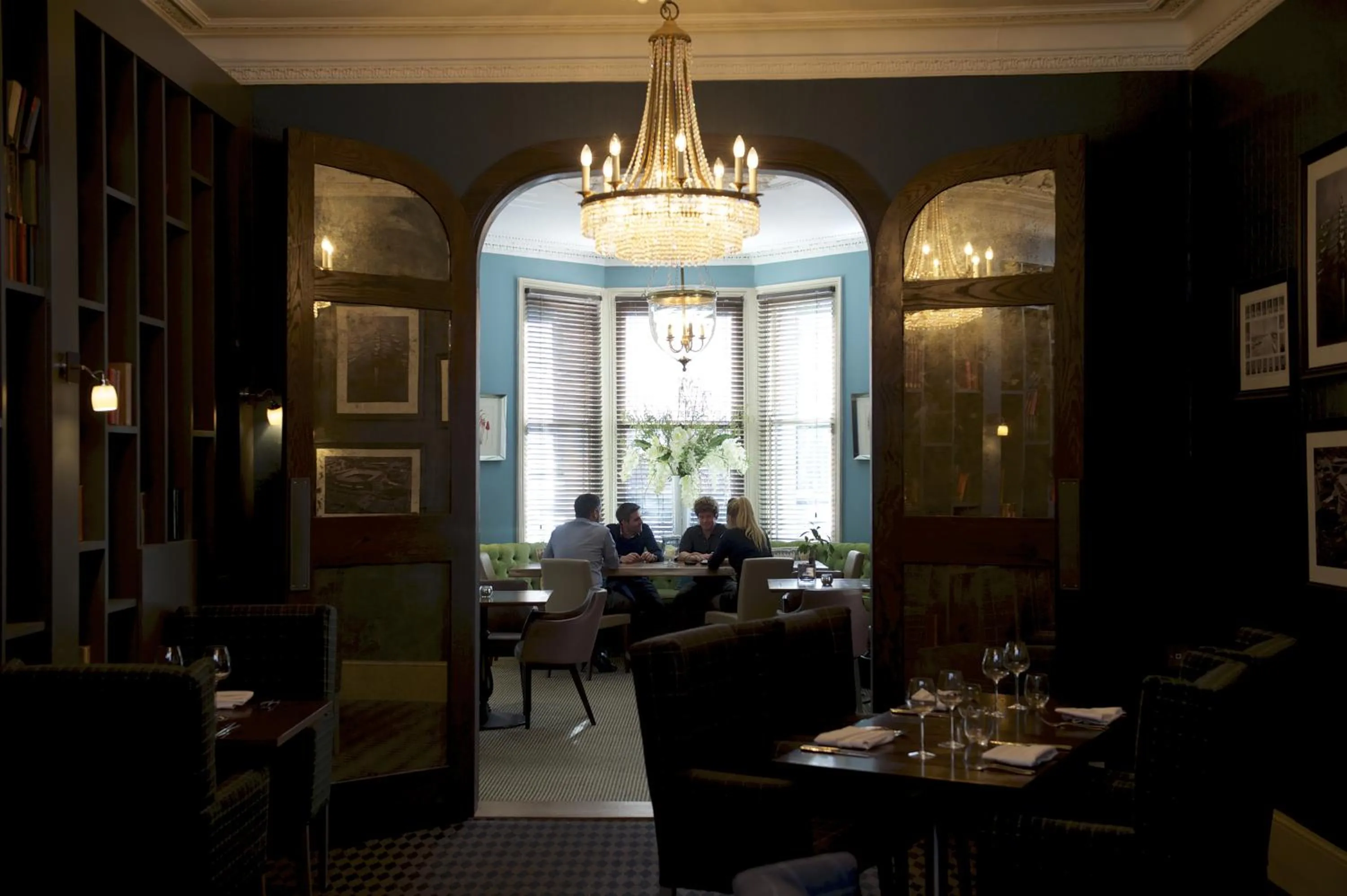 Meals in The Lodge Hotel - Putney