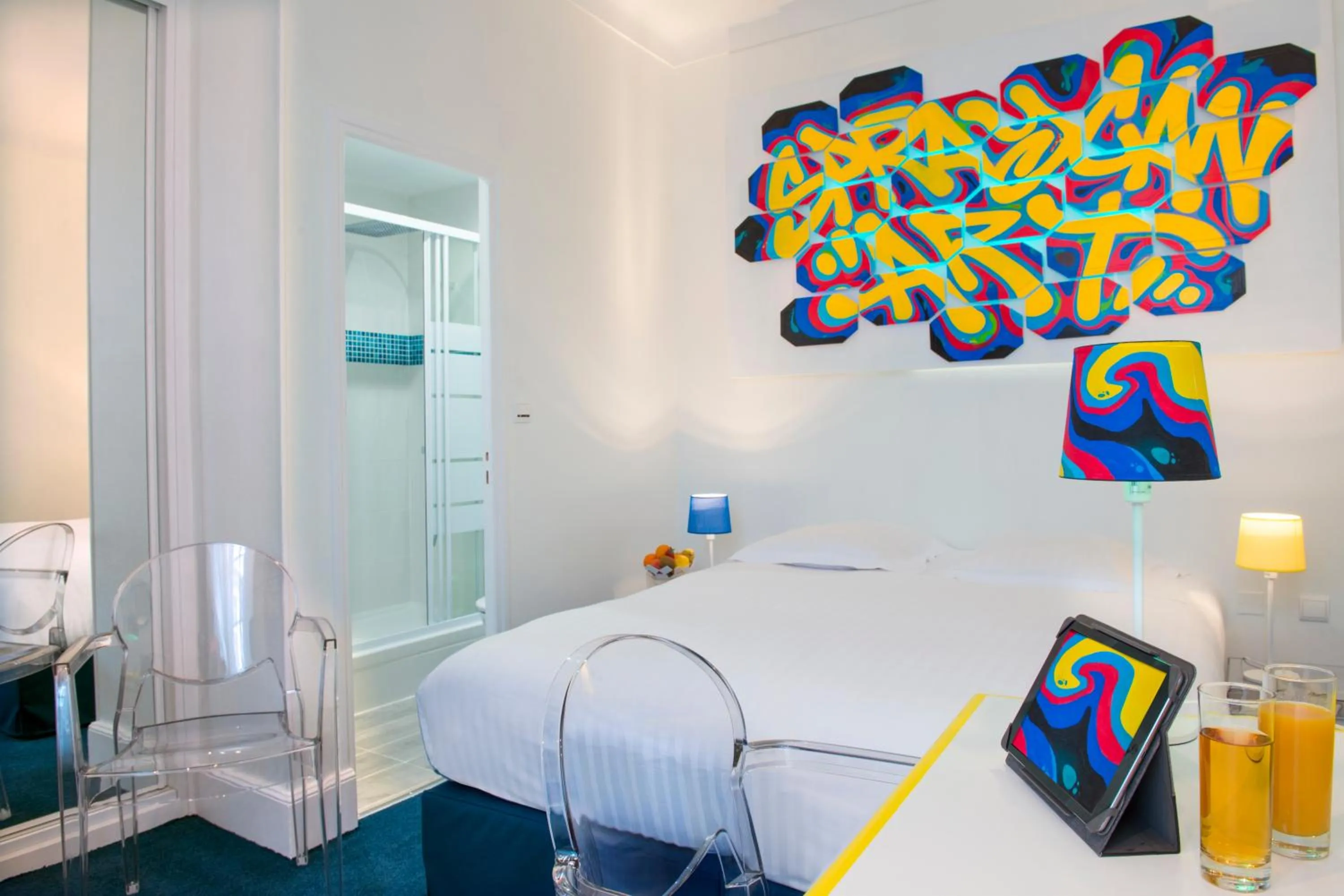 Photo of the whole room, Bed in Hôtel Les Nations The Originals Boutique VICHY