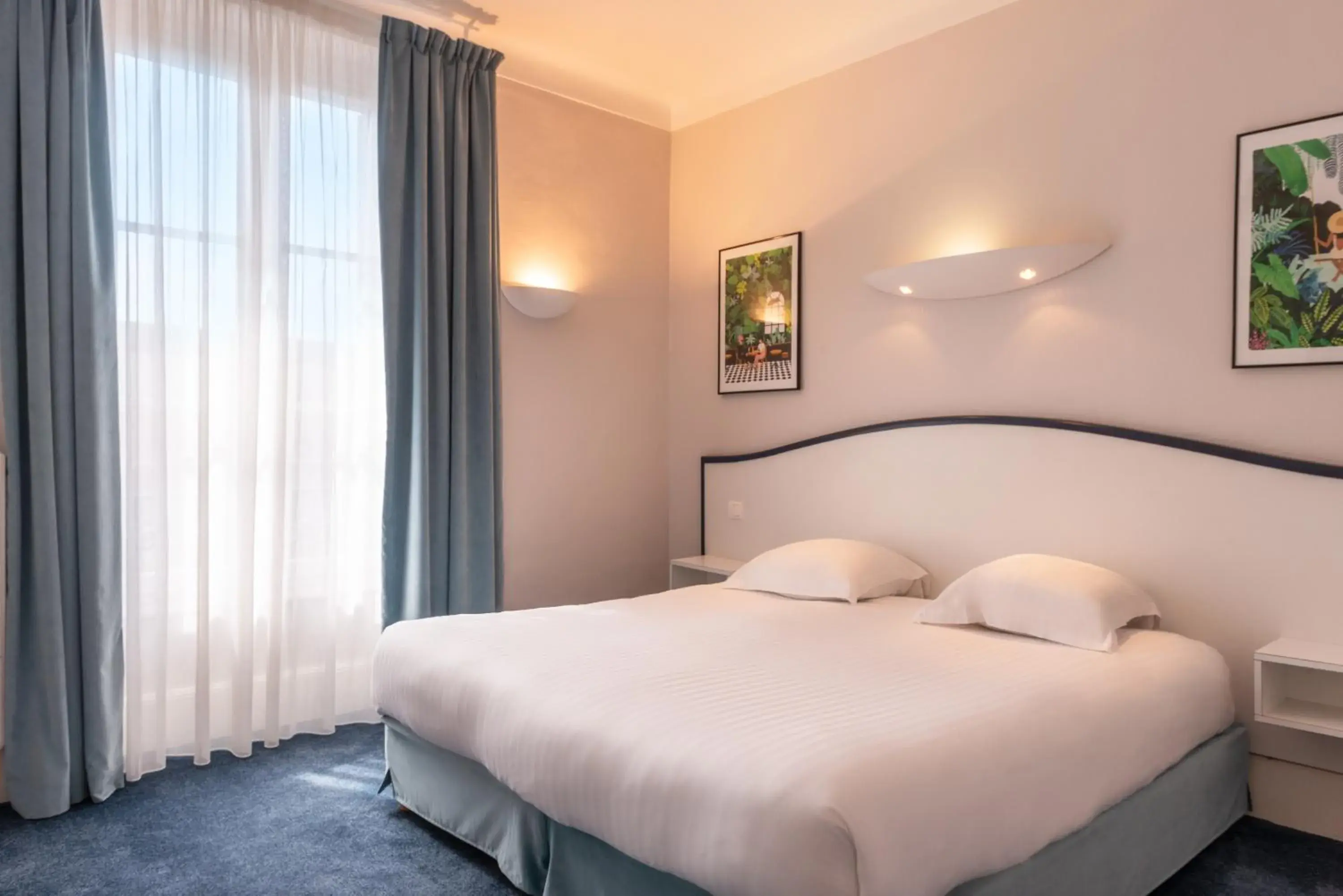 Classical Double Room in Hôtel Les Nations The Originals Boutique VICHY Classical Double Room in Hôtel Les Nations The Originals Boutique VICHY