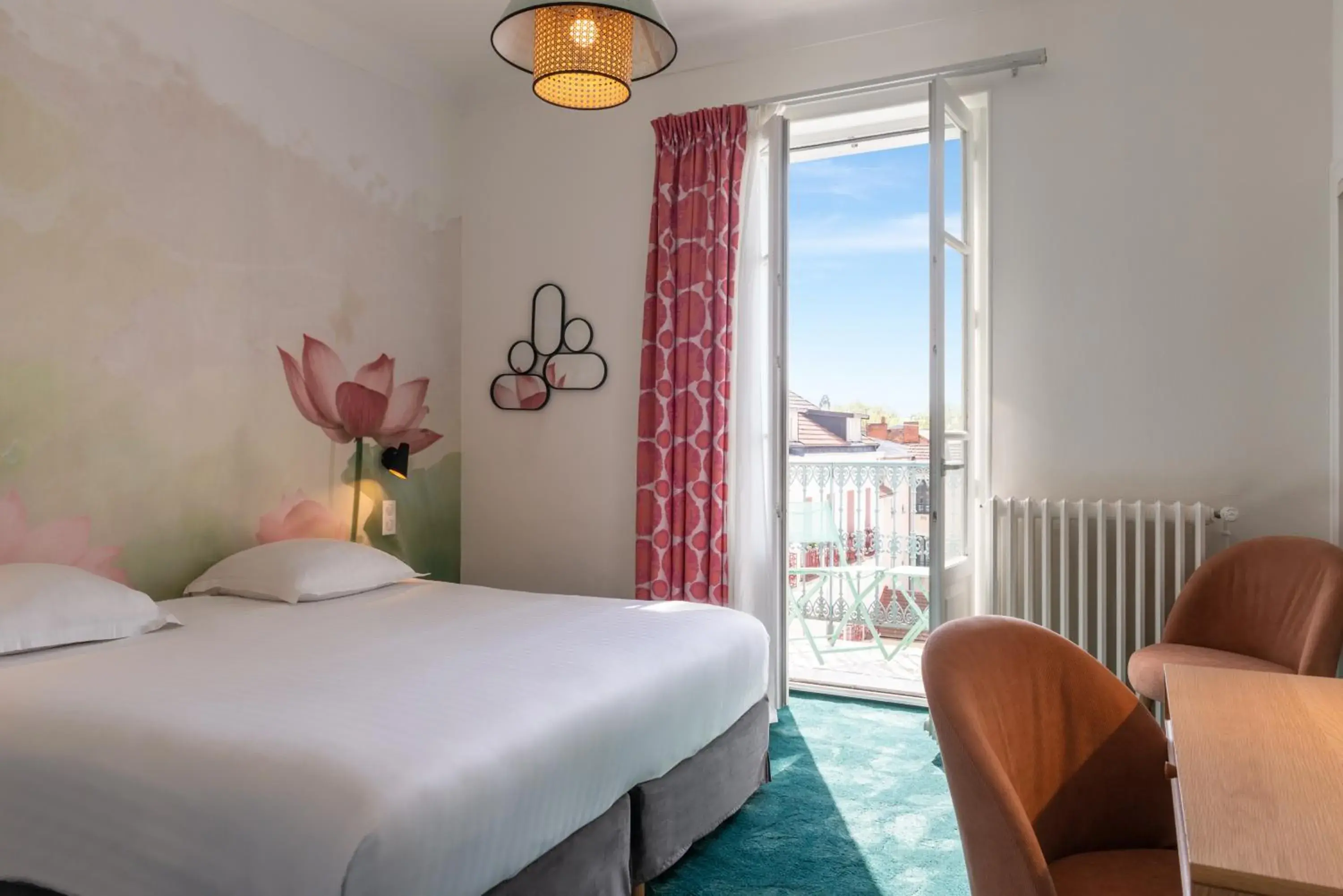 Comfort Double or Twin Room in Hôtel Les Nations The Originals Boutique VICHY Comfort Double or Twin Room in Hôtel Les Nations The Originals Boutique VICHY