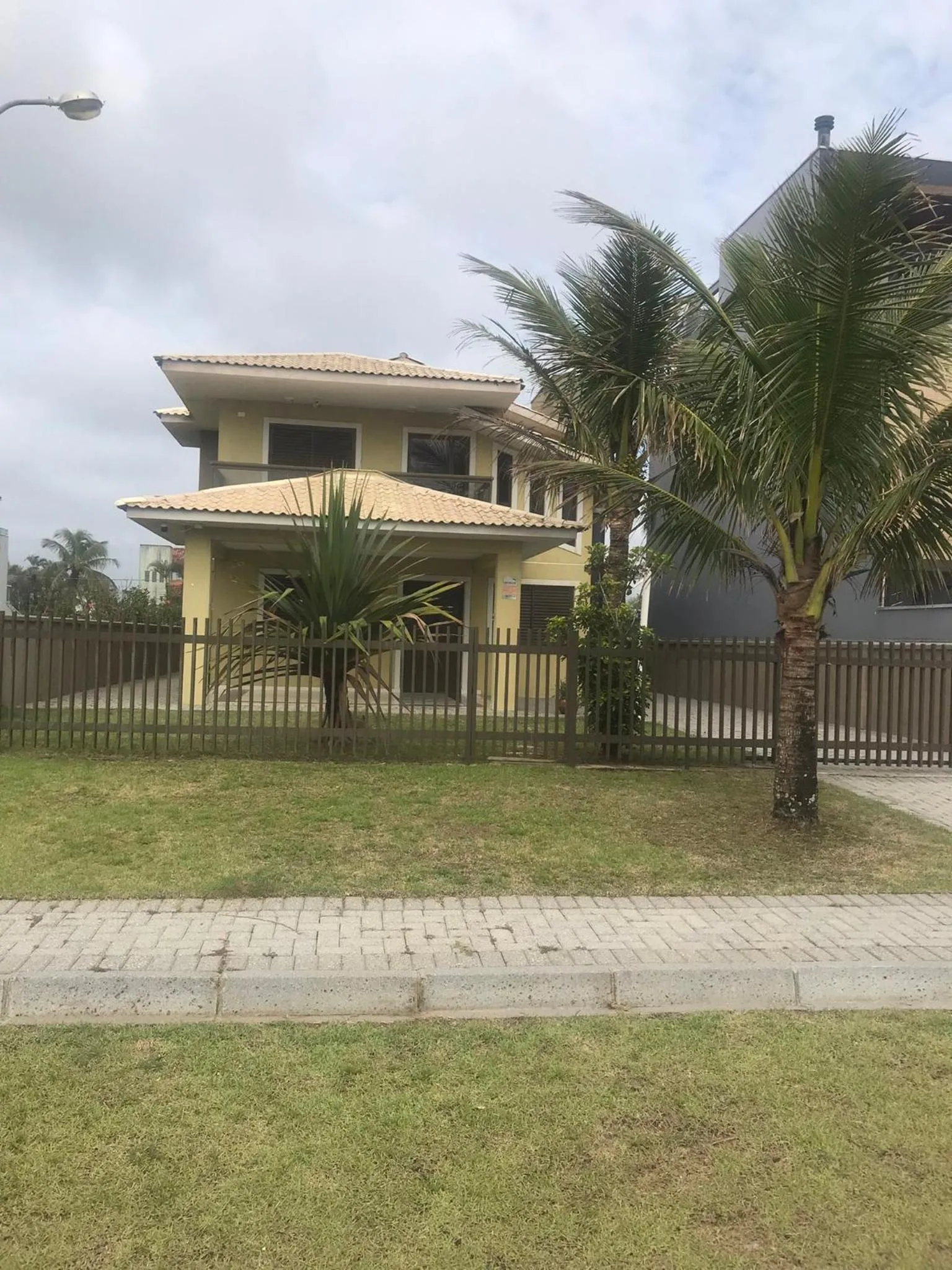 Property building in Casa do Saí