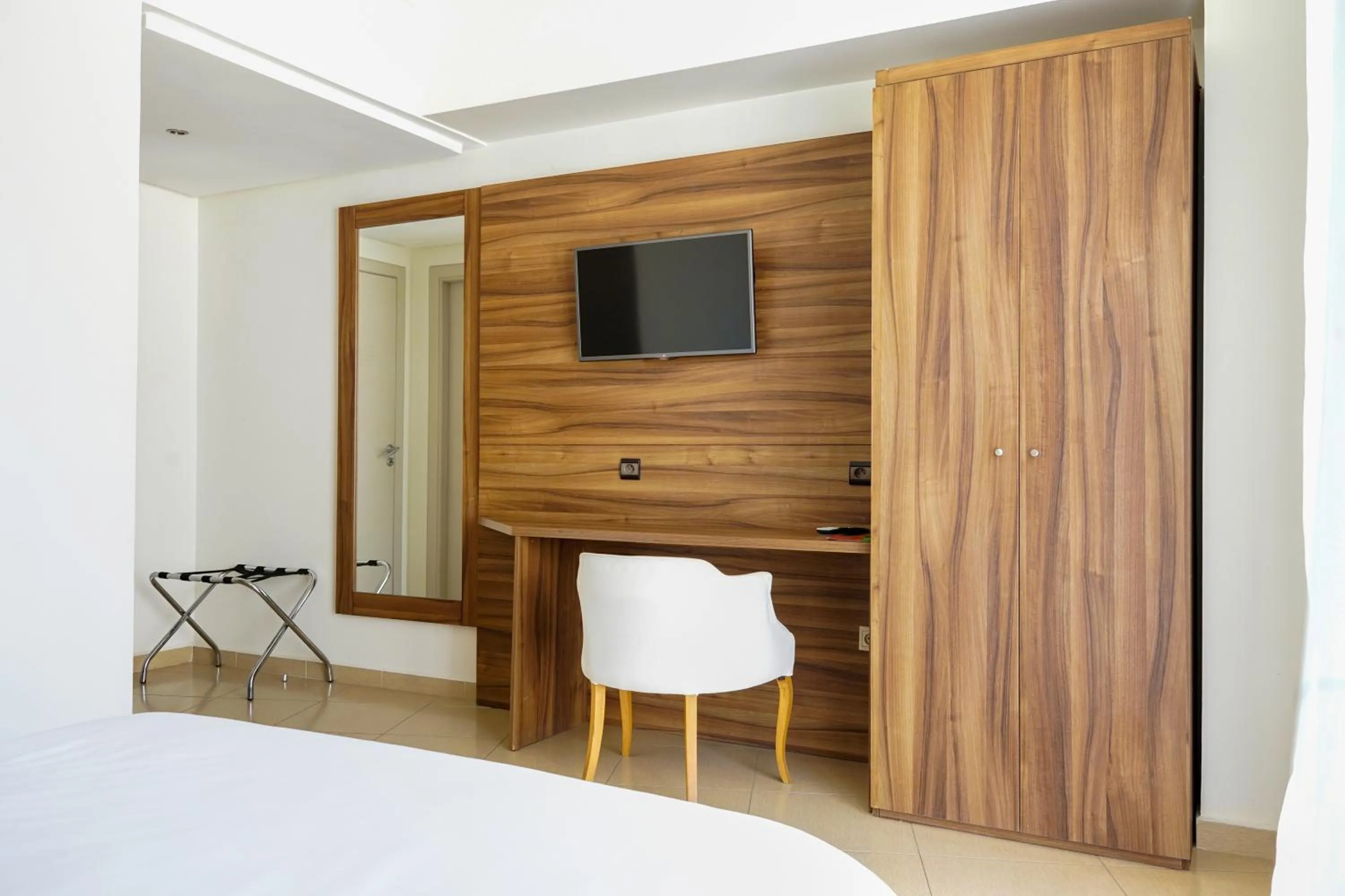 TV and multimedia, Bed in Hotel El Djenina