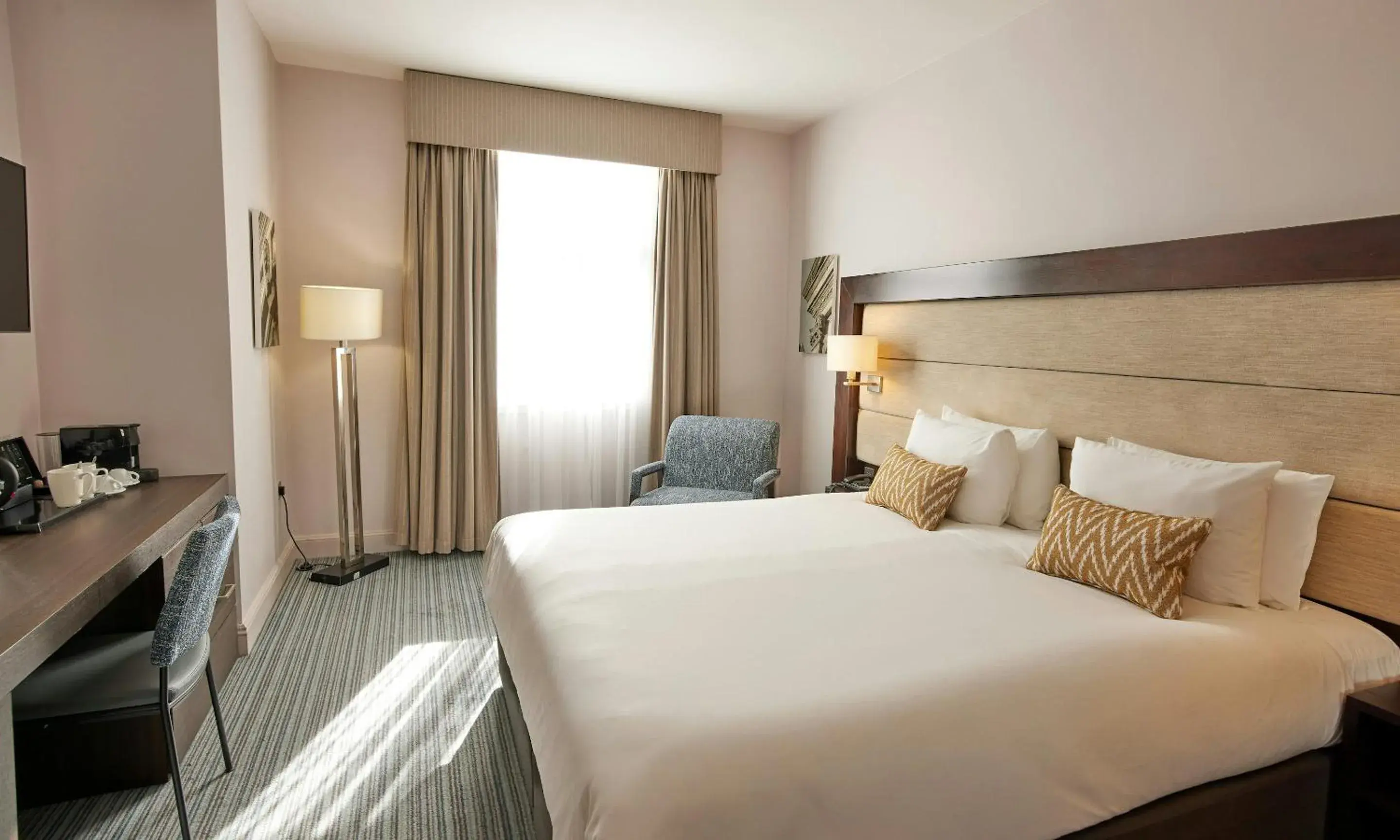 Bedroom, Bed in Thistle London Holborn Bedroom, Bed in Thistle London Holborn