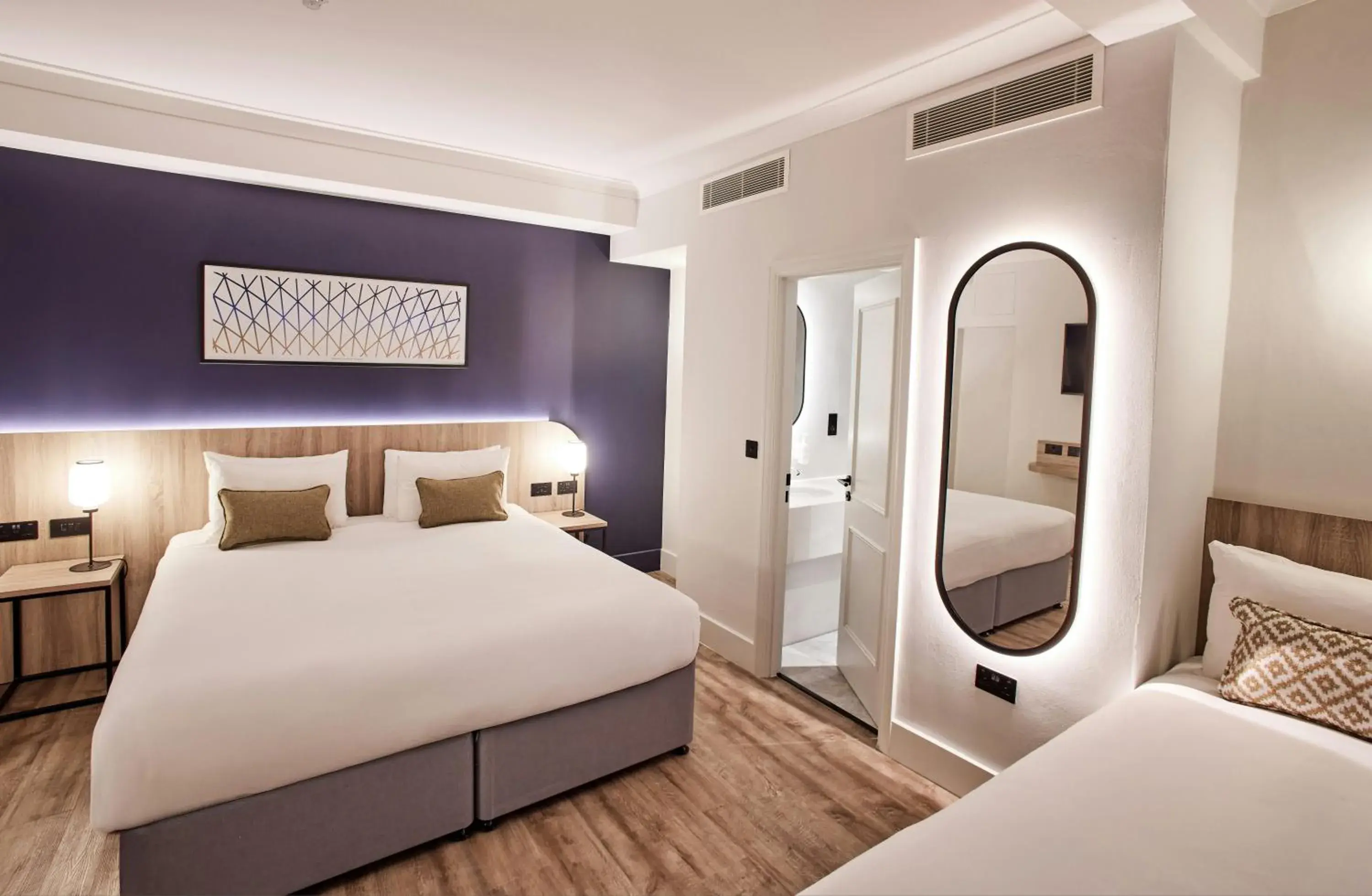 Bed in Thistle London Bloomsbury Park Bed in Thistle London Bloomsbury Park