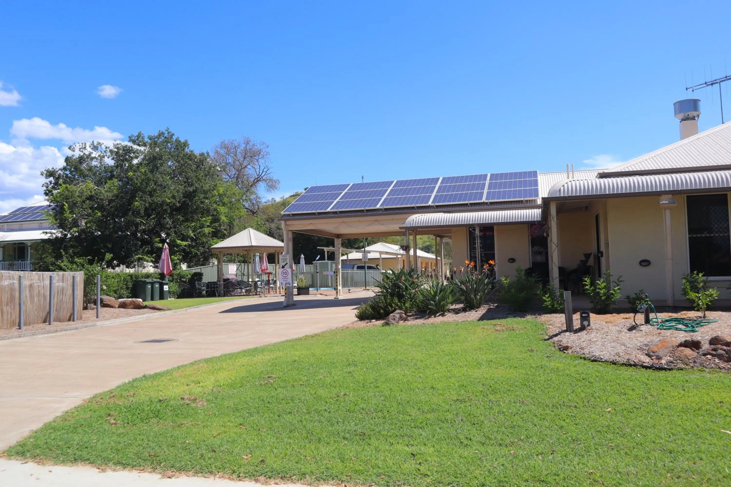 Property building in Country Roads Motor Inn Gayndah