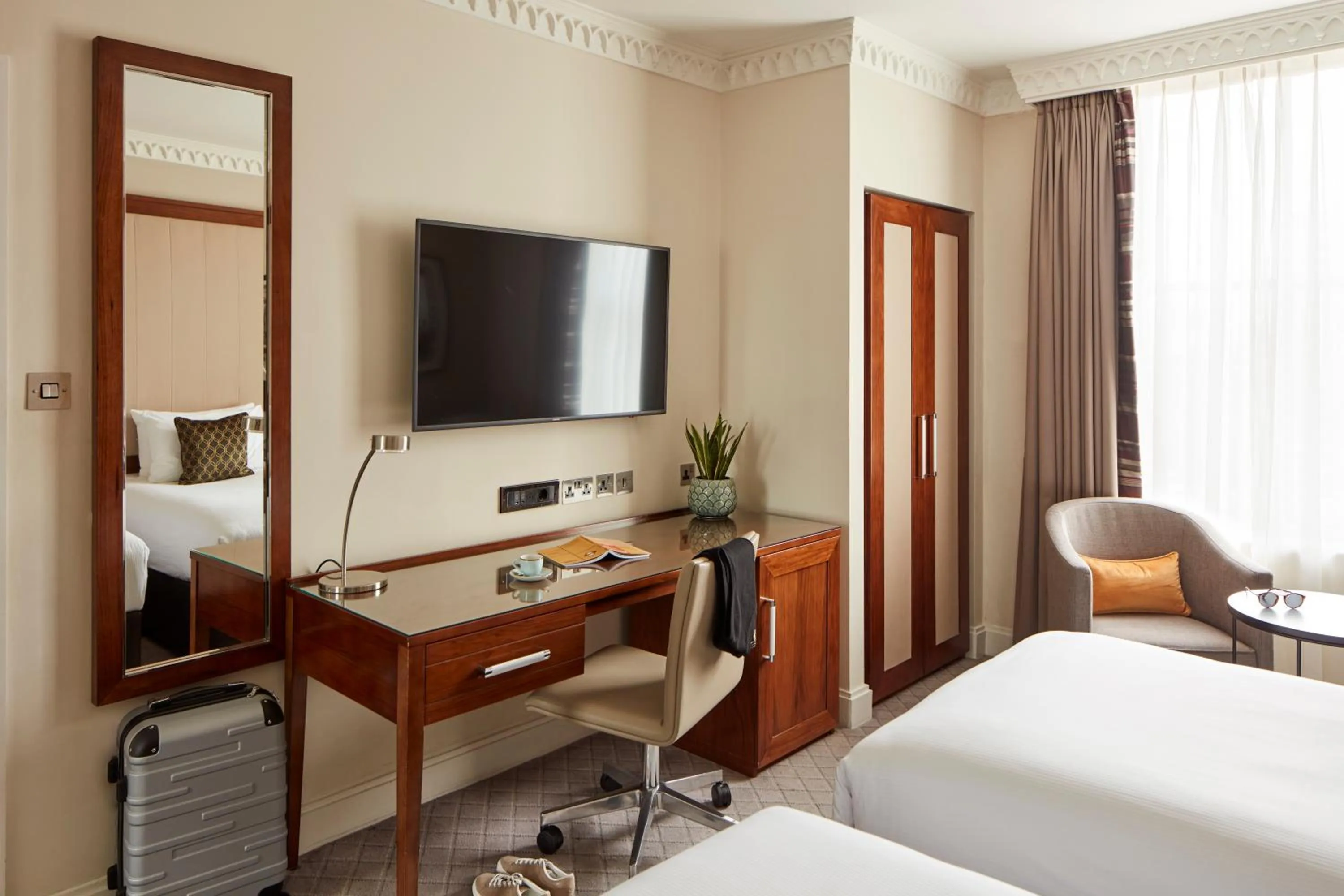 Bedroom, Bed in The Clermont London, Charing Cross