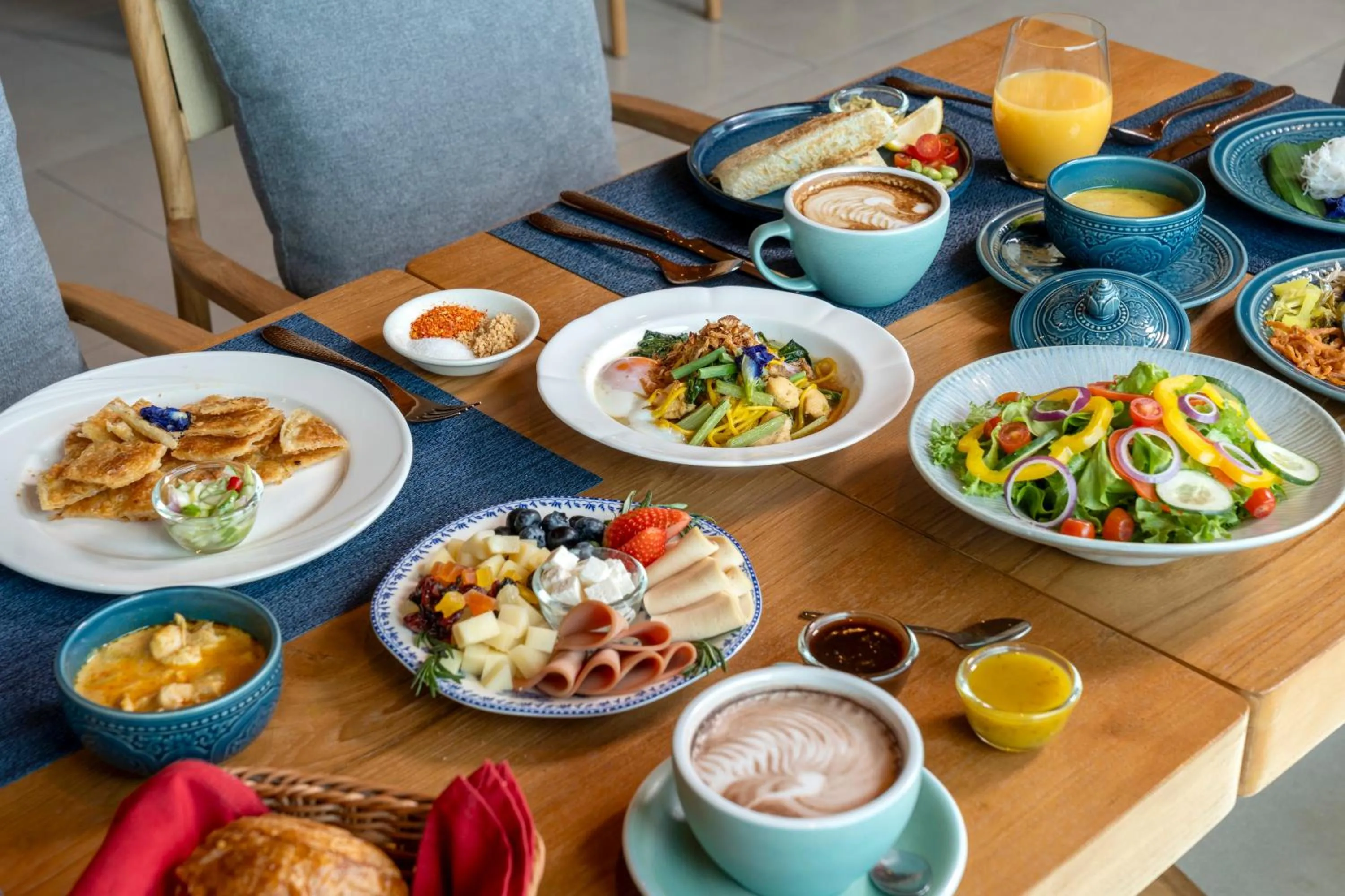 Food and drinks in Sametnangshe Boutique