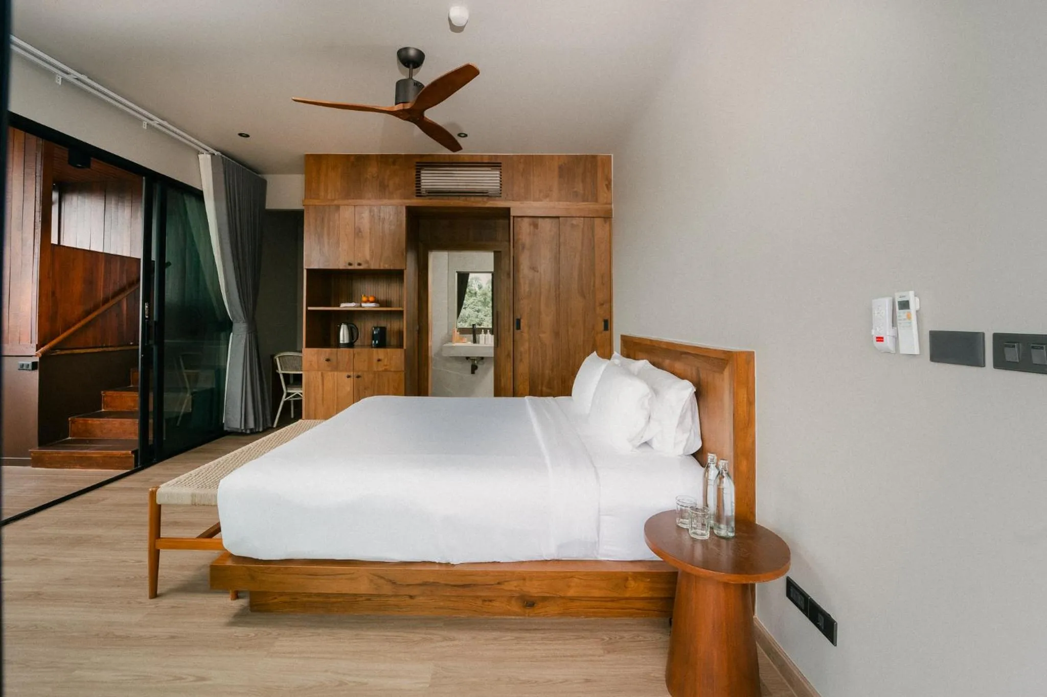 Photo of the whole room, Bed in Sametnangshe Boutique