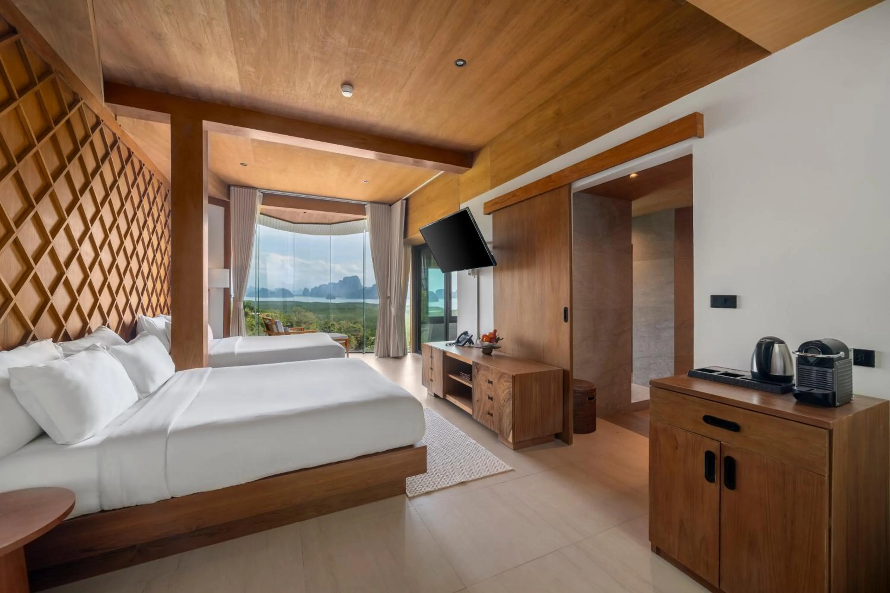 Communal lounge/ TV room, Bed in Sametnangshe Boutique