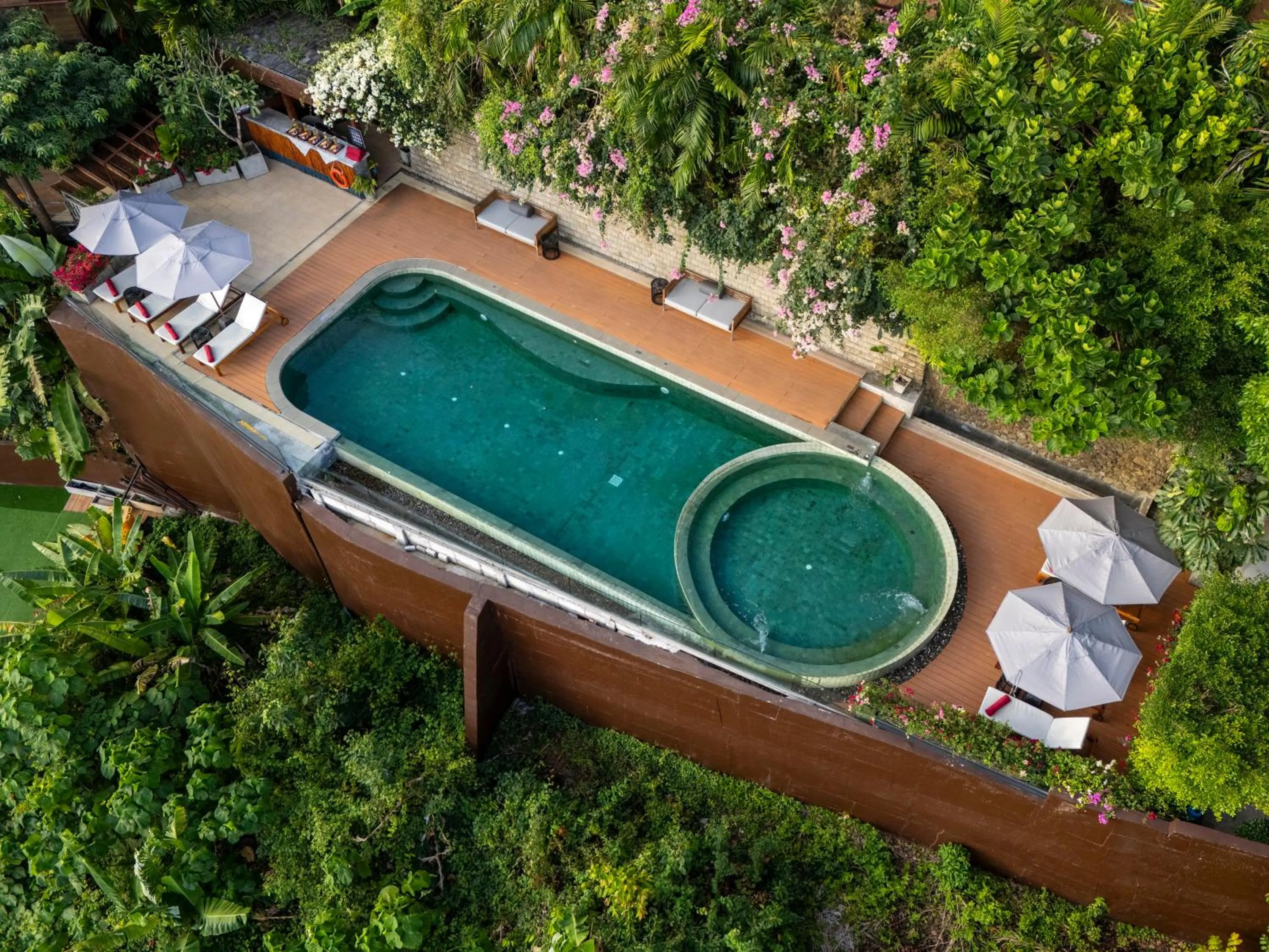 Day in Sametnangshe Boutique