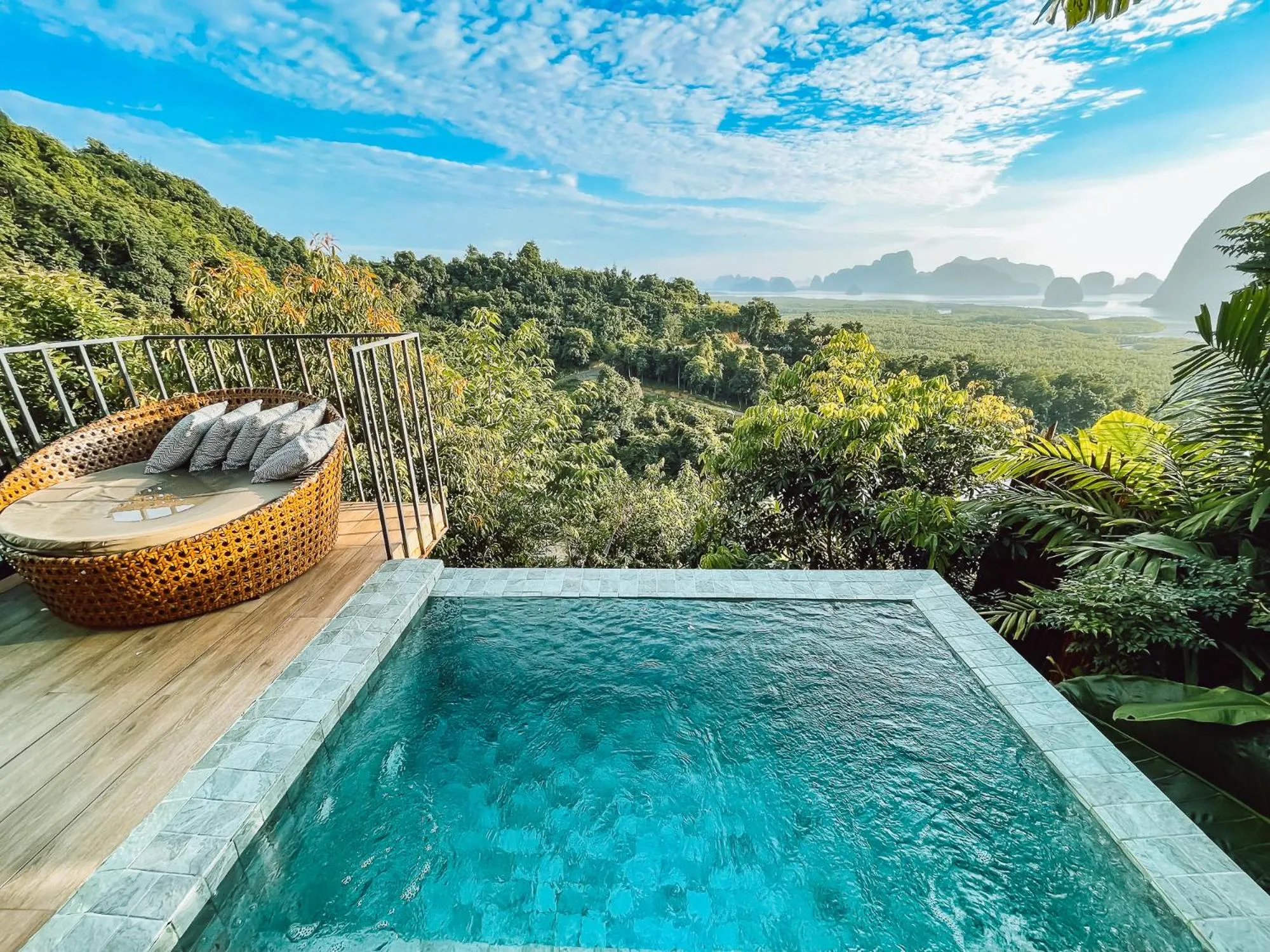 Swimming pool in Sametnangshe Boutique