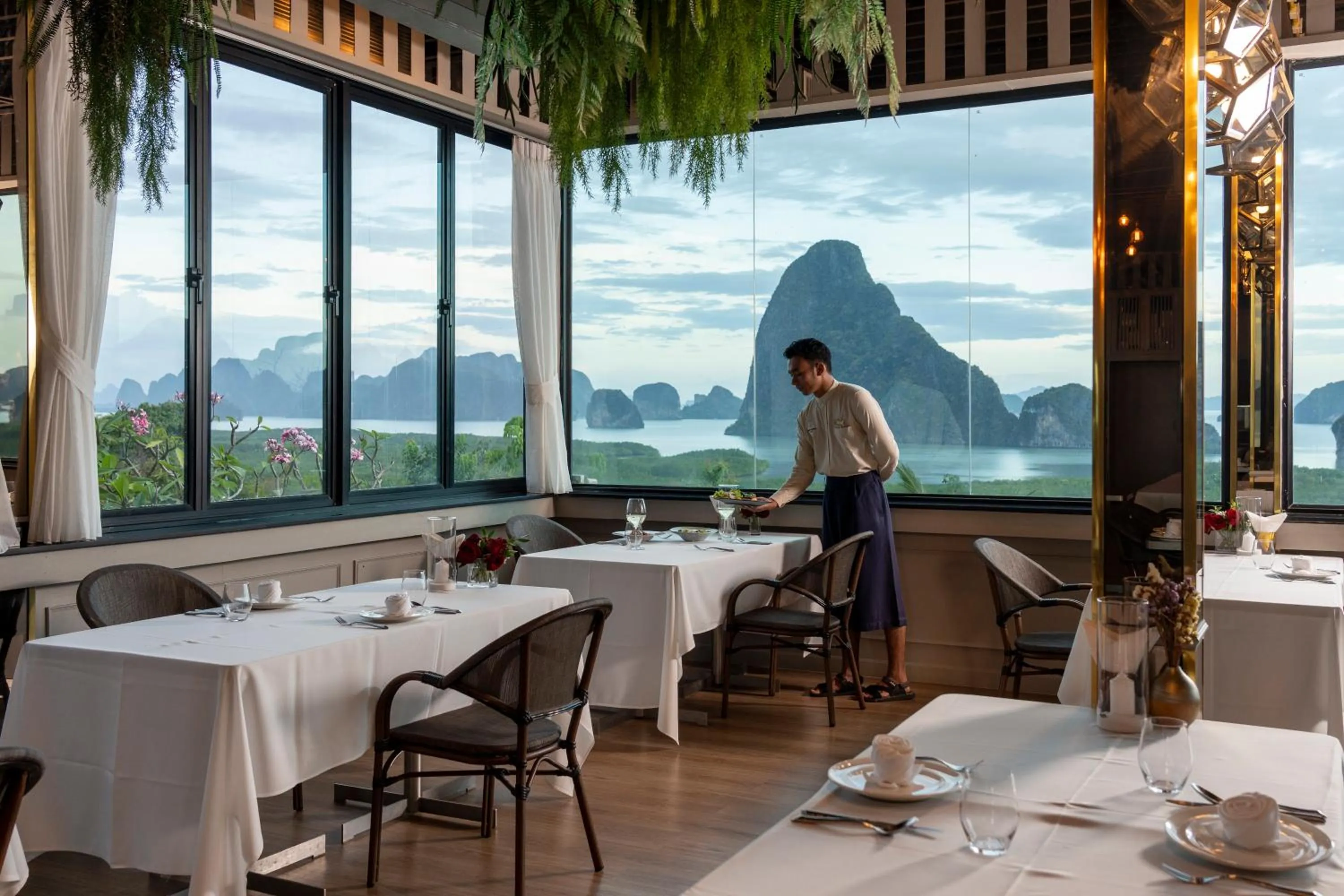 People in Sametnangshe Boutique