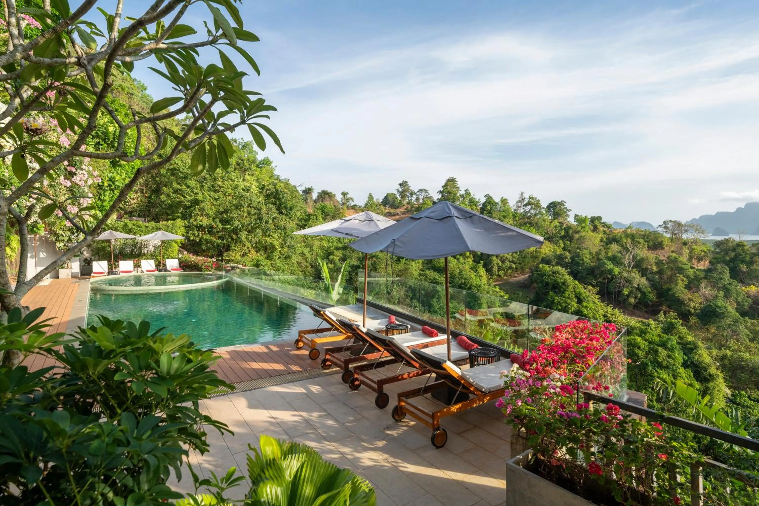 Day in Sametnangshe Boutique