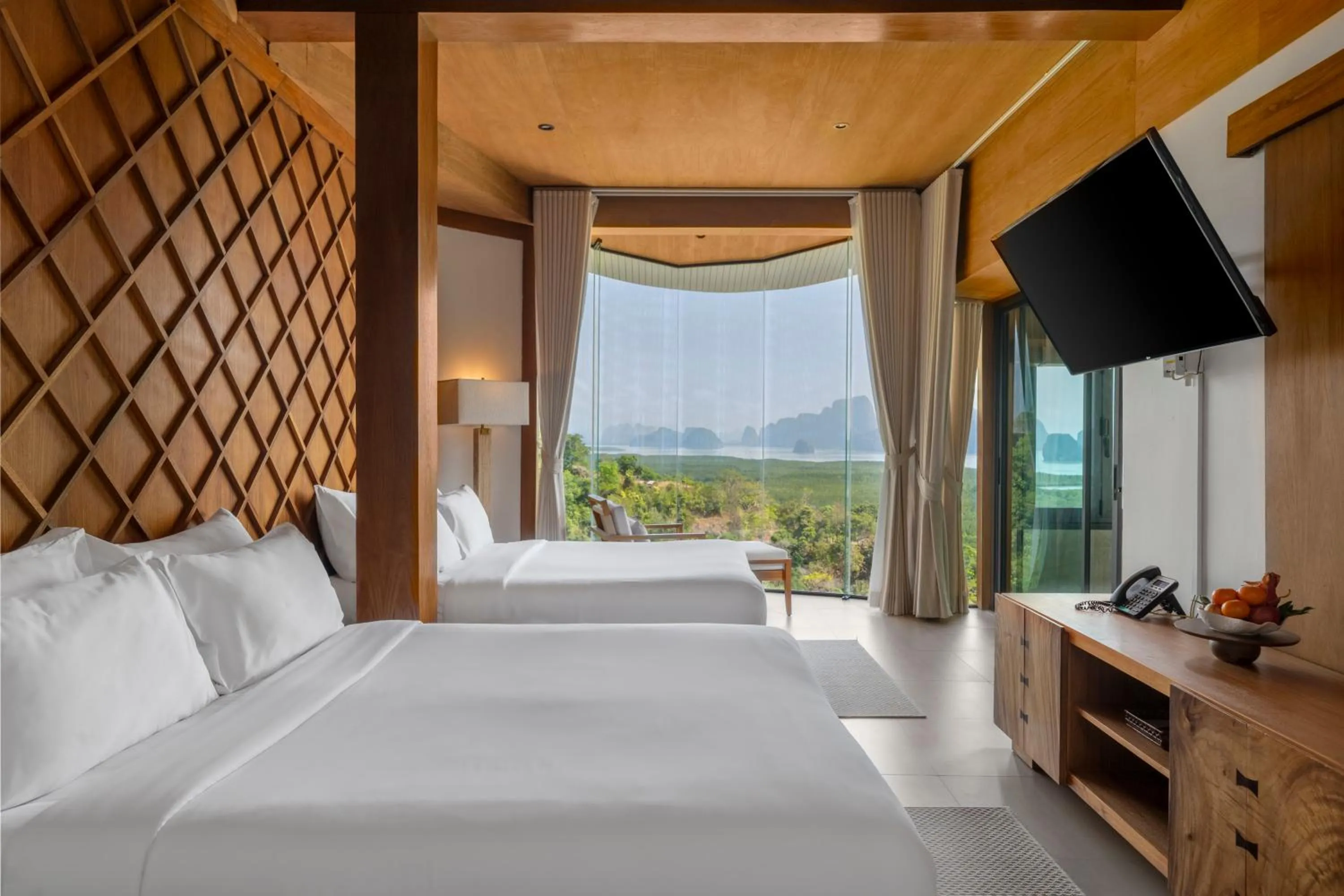 Communal lounge/ TV room, Bed in Sametnangshe Boutique