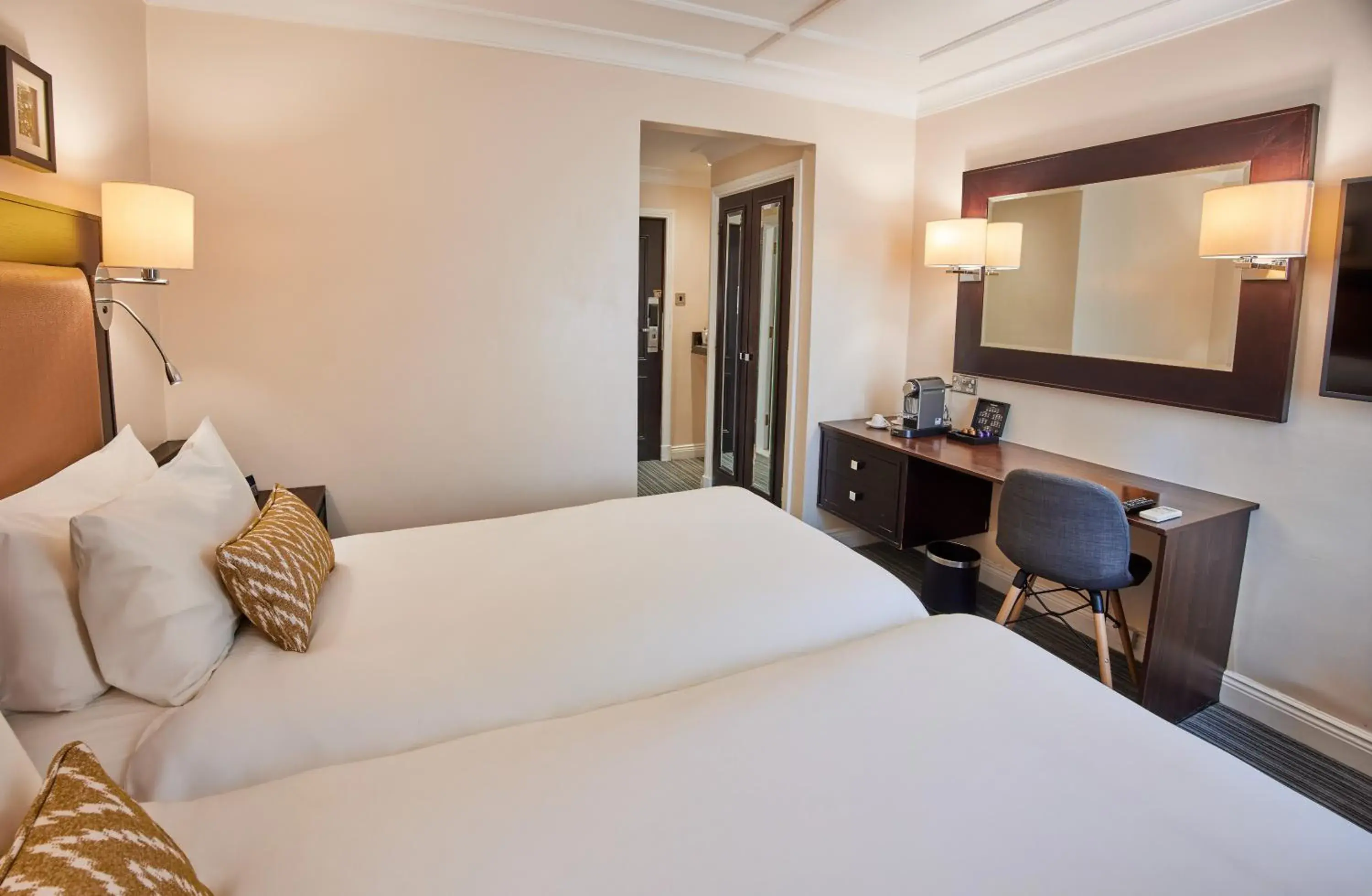 Bed in Thistle London Heathrow Terminal 5 Bed in Thistle London Heathrow Terminal 5