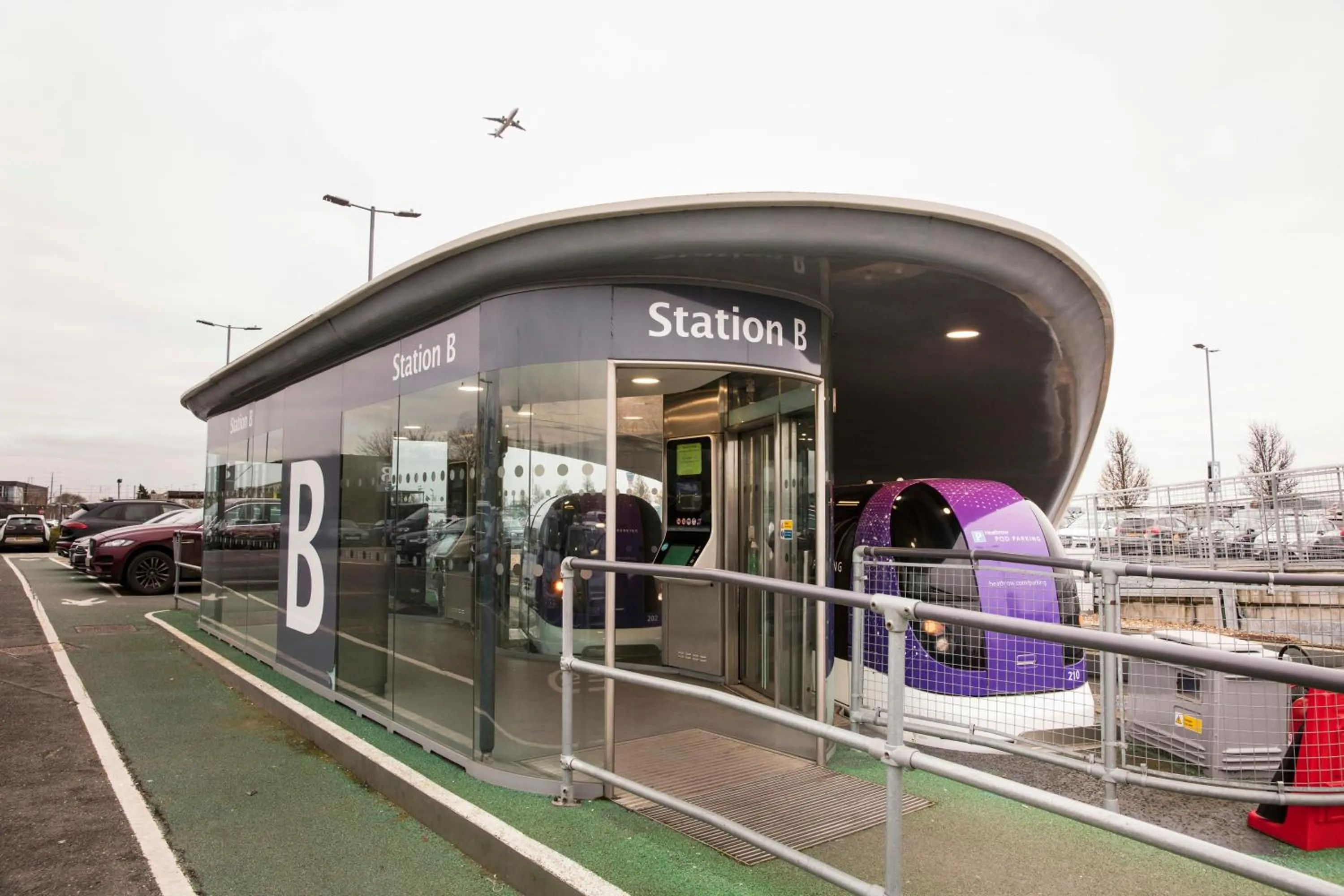 shuttle in Thistle London Heathrow Terminal 5