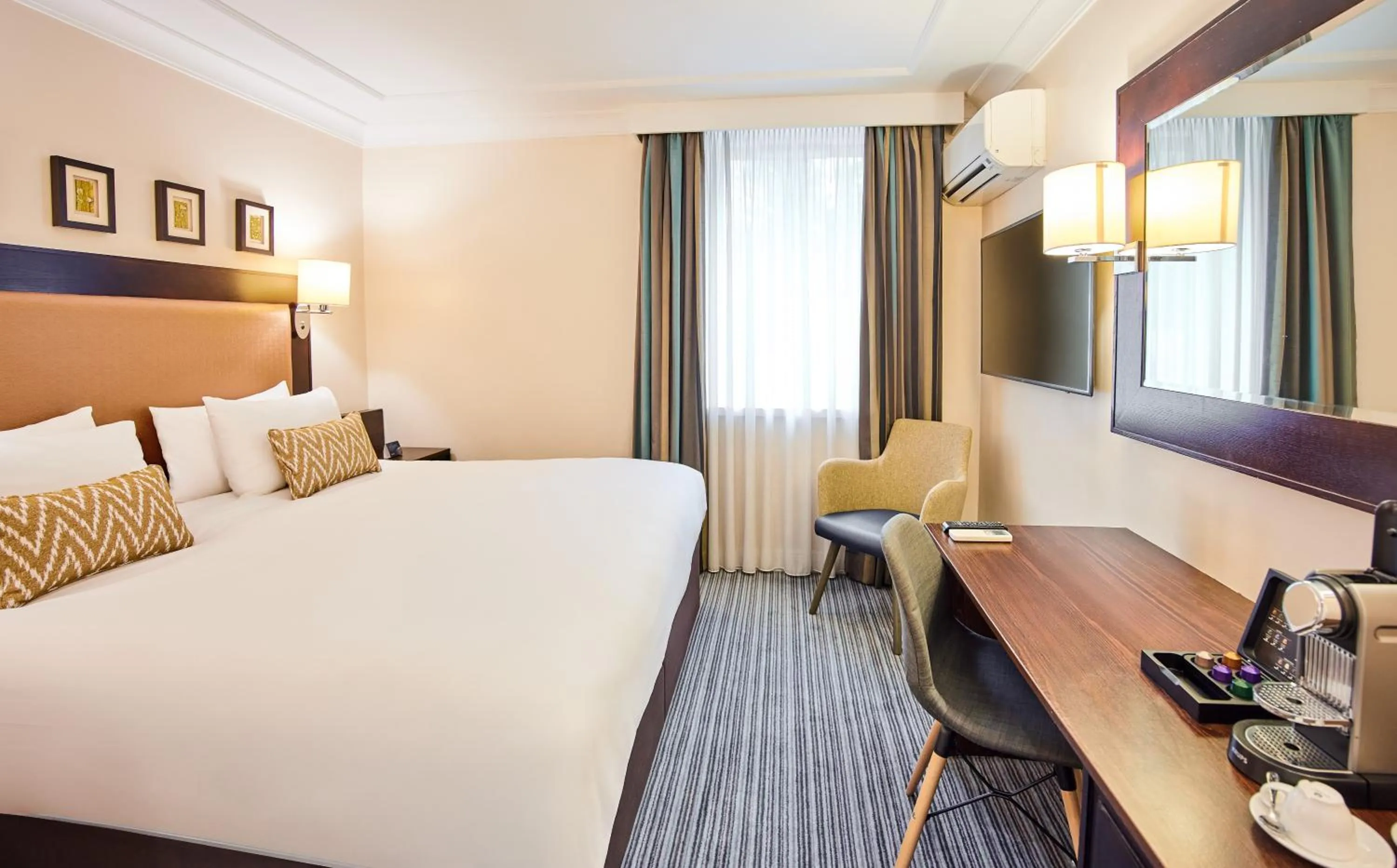 Bed in Thistle London Heathrow Terminal 5