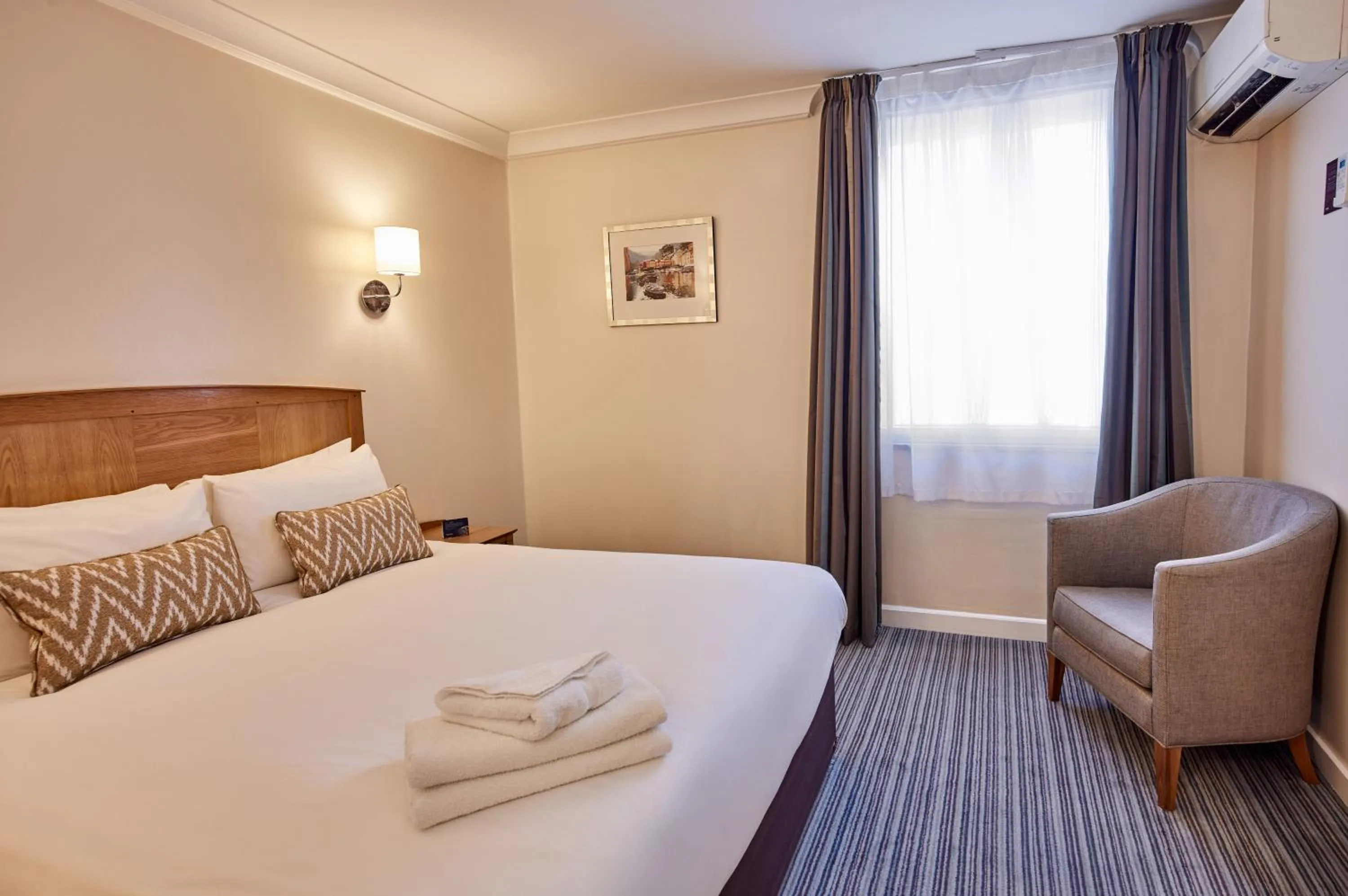 Bed in Thistle London Heathrow Terminal 5