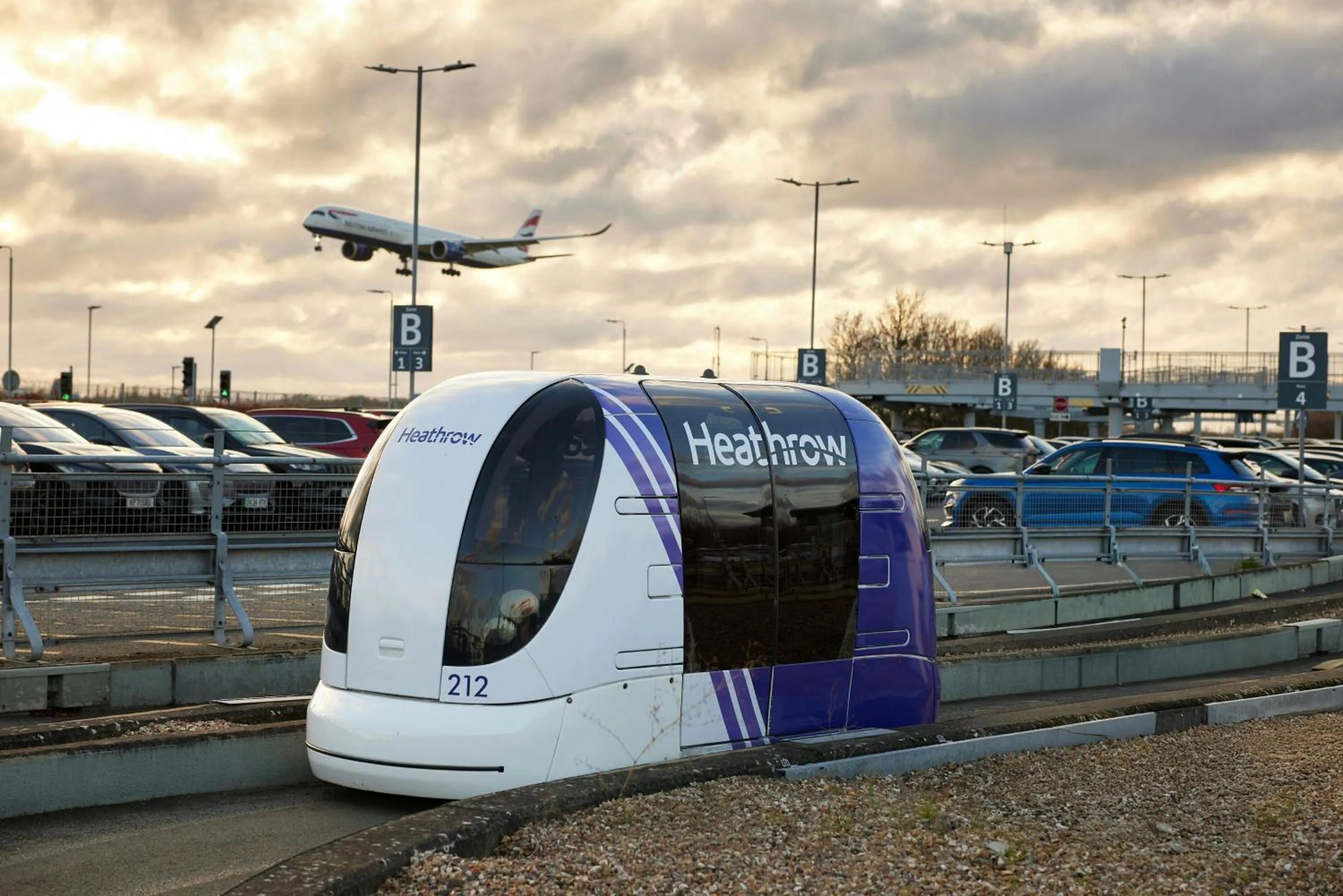 shuttle in Thistle London Heathrow Terminal 5