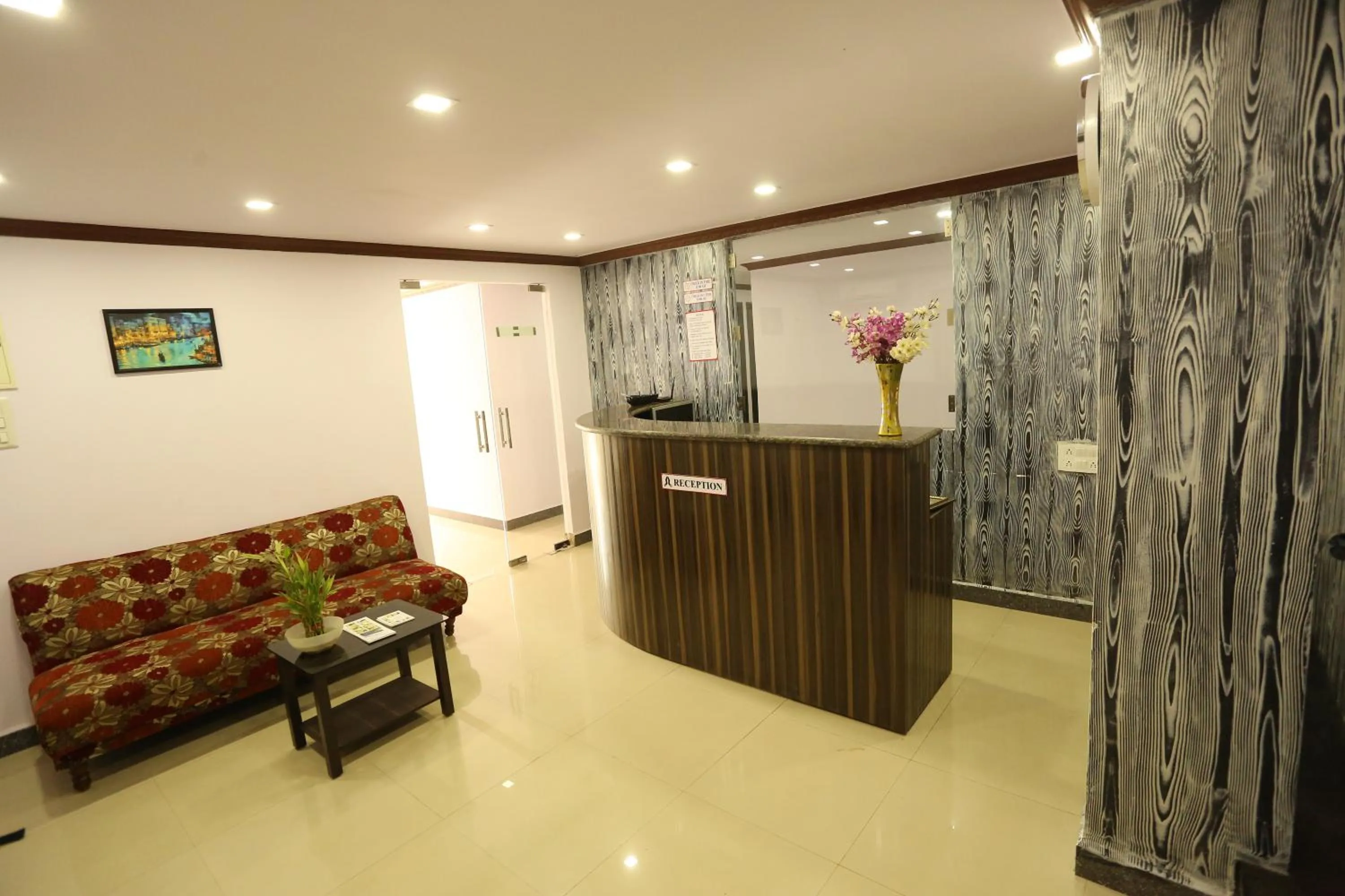 Lobby or reception in Motel La Grandeur