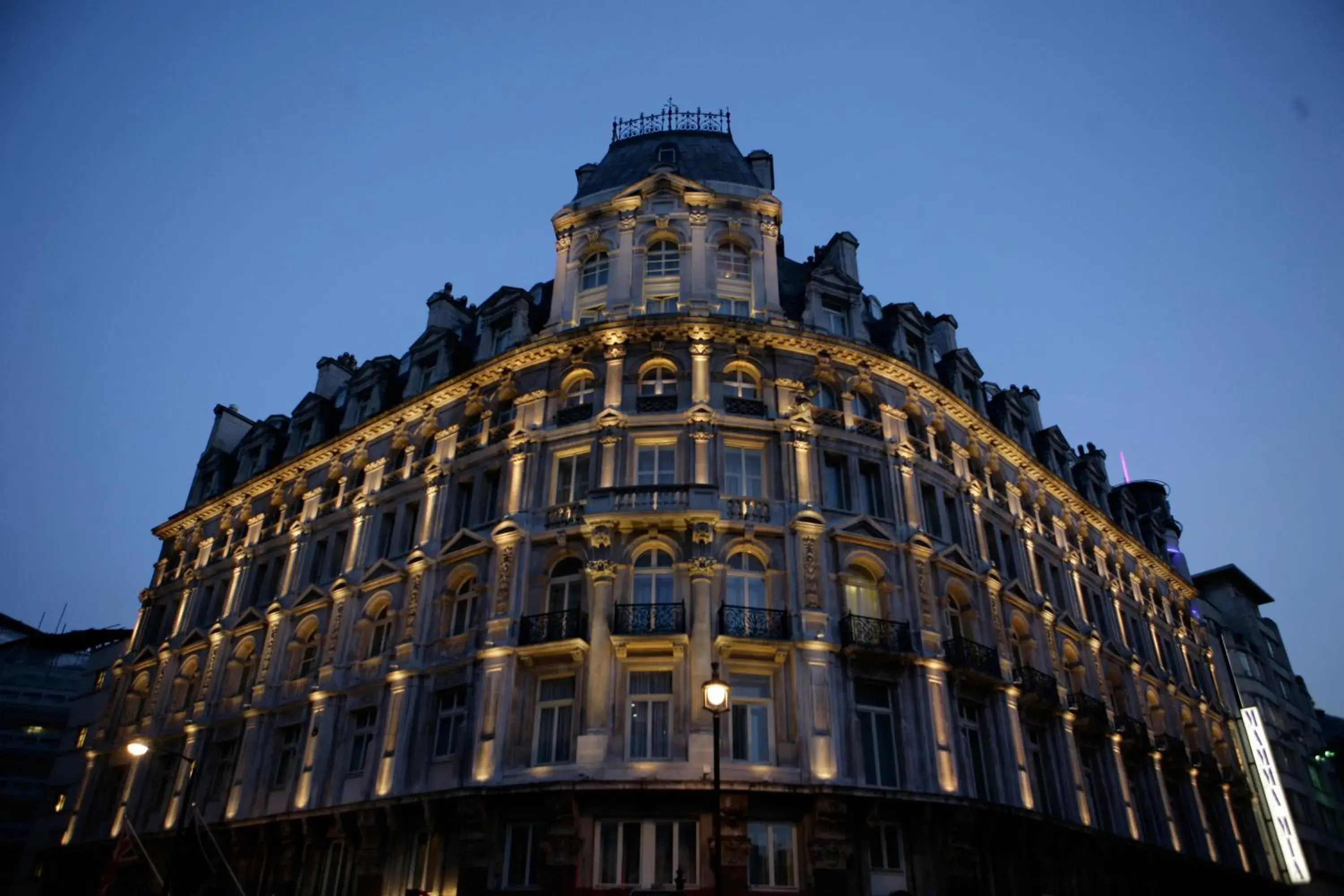 Property building in Thistle London Piccadilly Property building in Thistle London Piccadilly