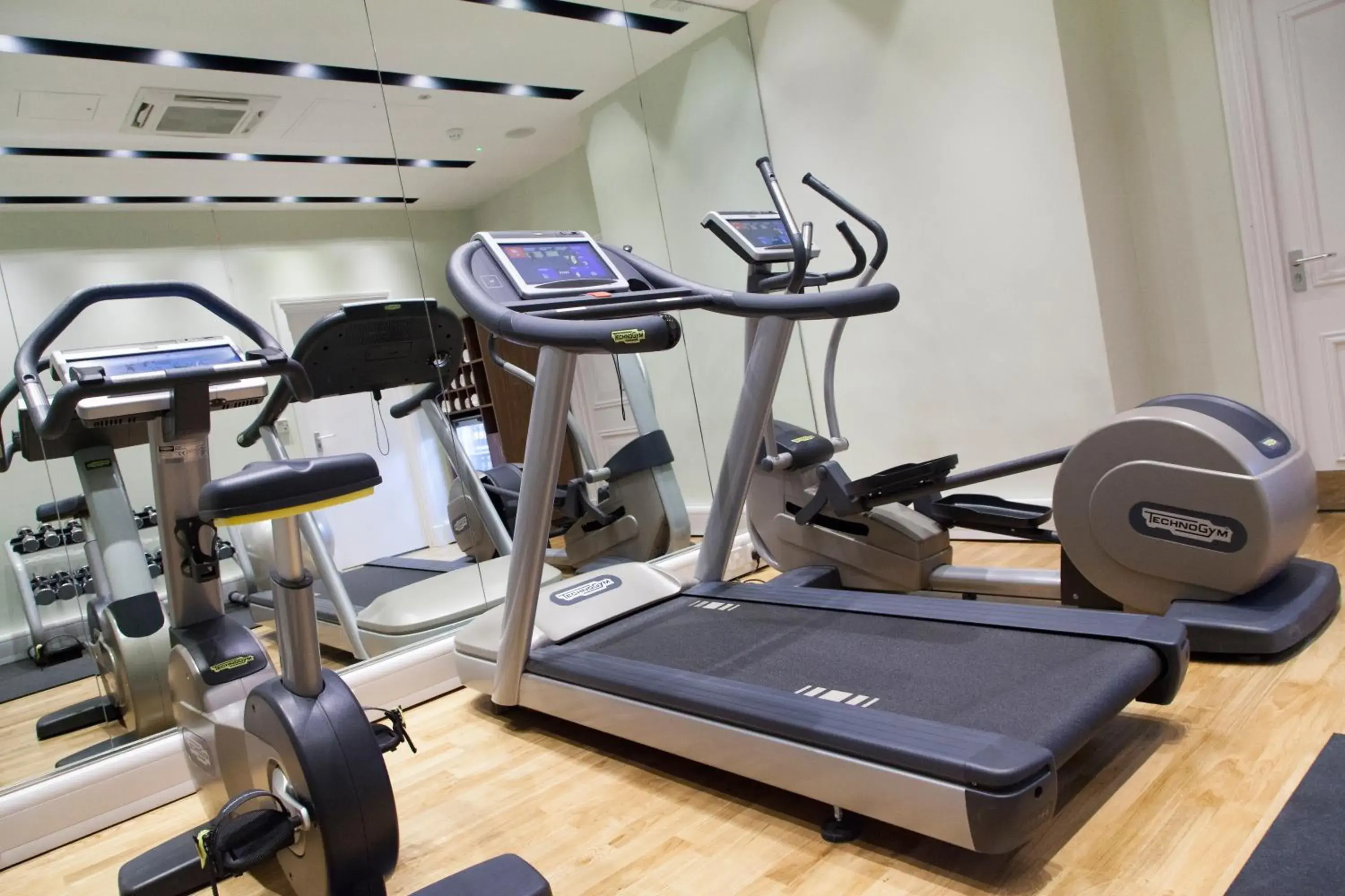 Fitness centre/facilities in Thistle London Piccadilly Fitness centre/facilities in Thistle London Piccadilly