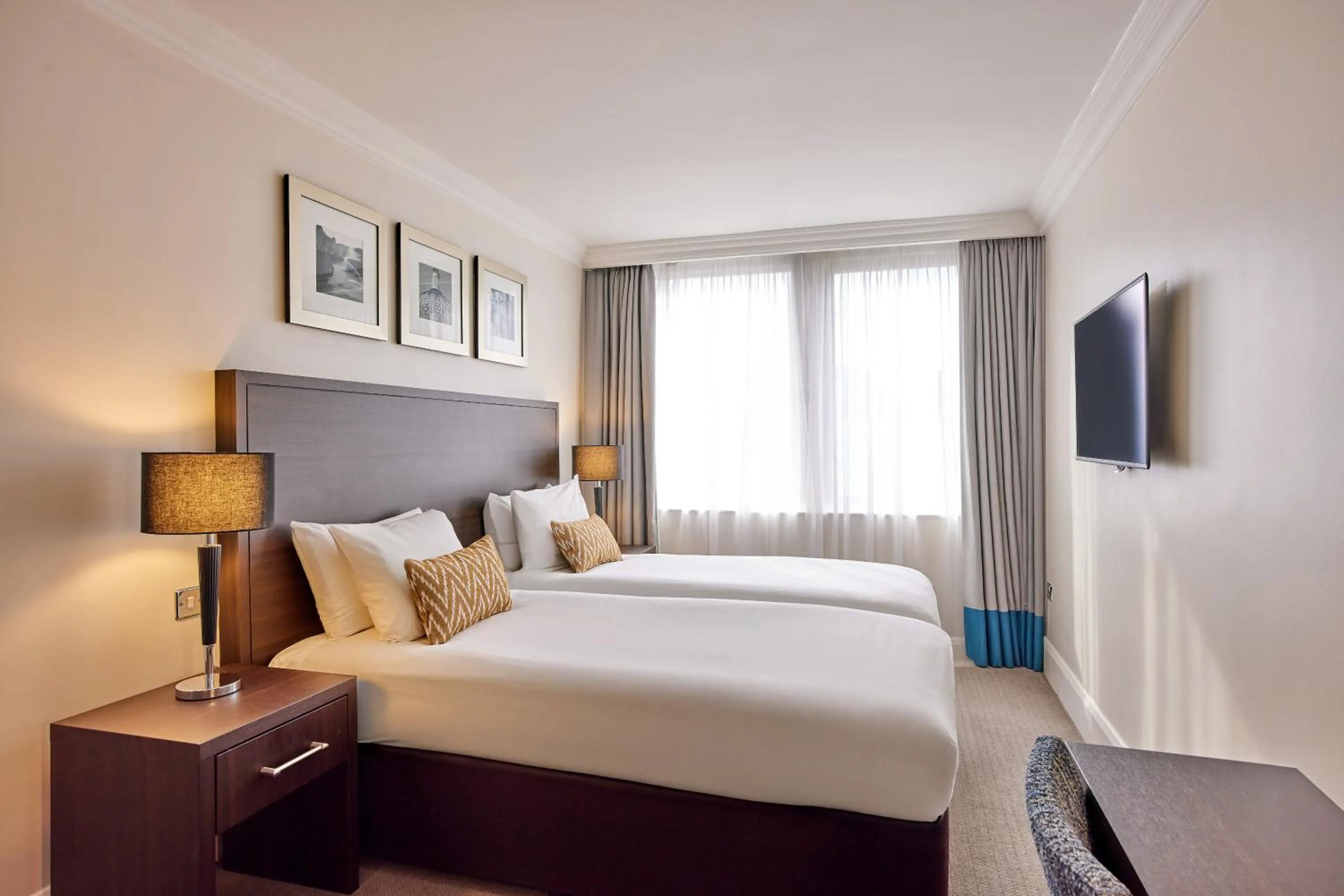 Bed in Thistle Trafalgar - Leicester Square