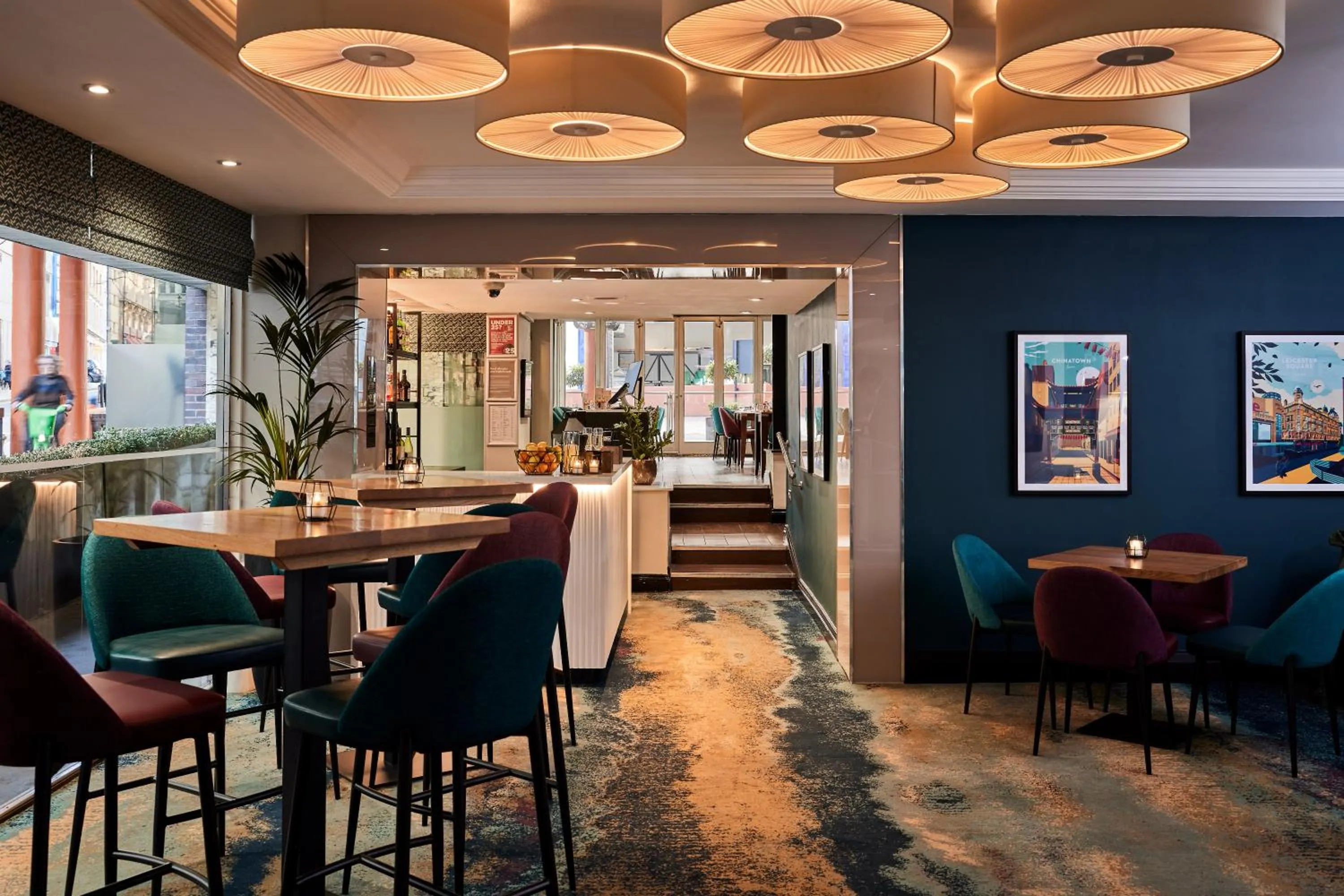 Restaurant/places to eat in Thistle Trafalgar - Leicester Square