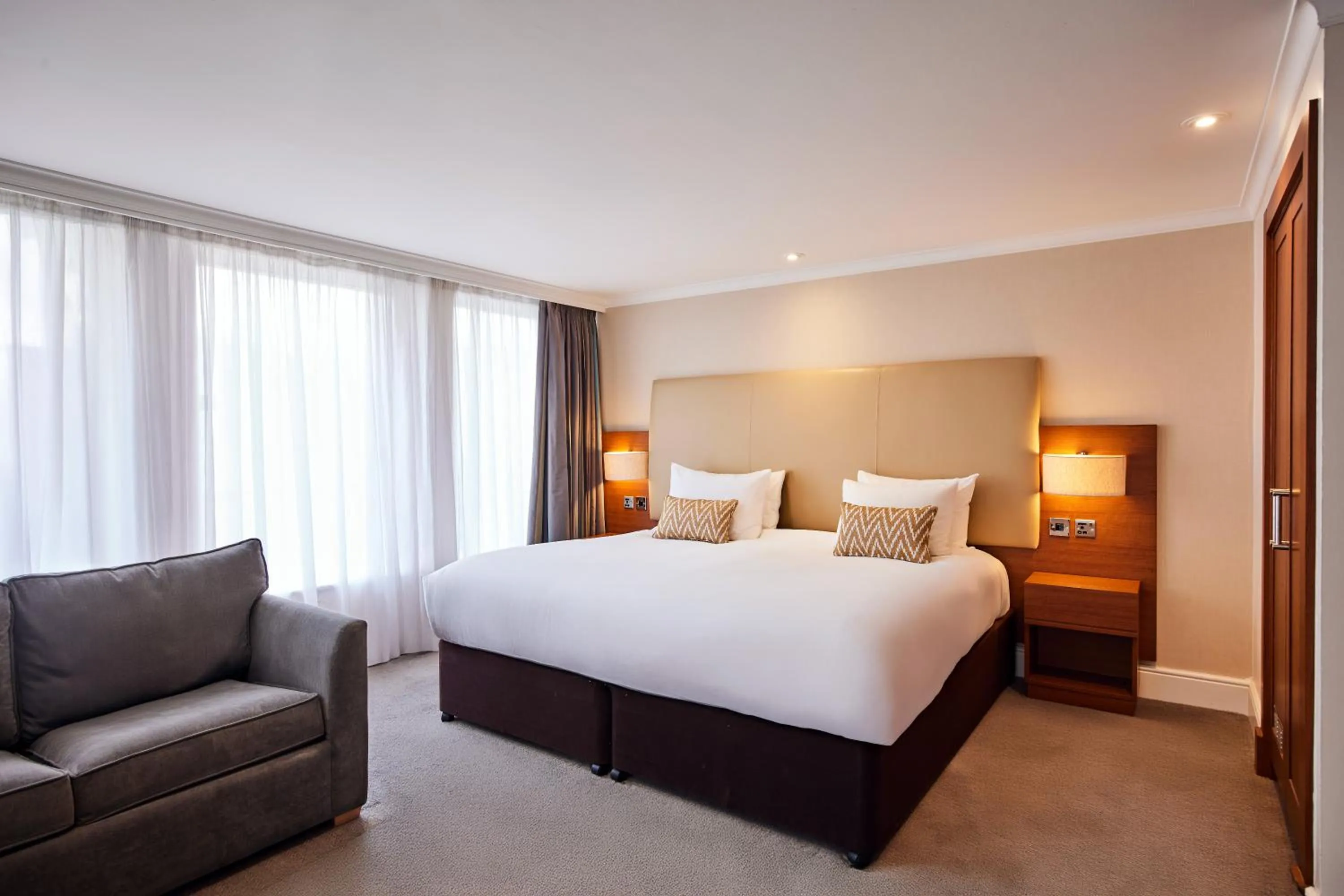 Bed in Thistle Trafalgar - Leicester Square