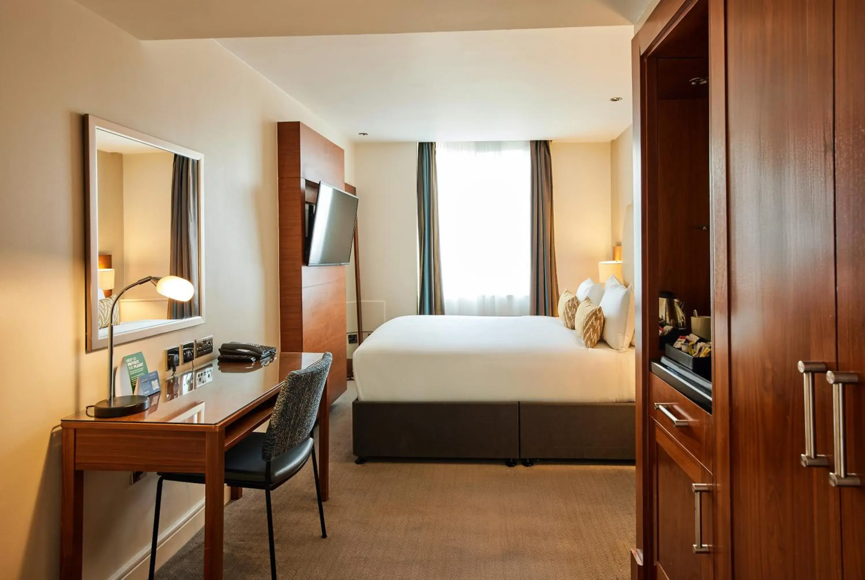 Bed in Thistle Trafalgar - Leicester Square Bed in Thistle Trafalgar - Leicester Square