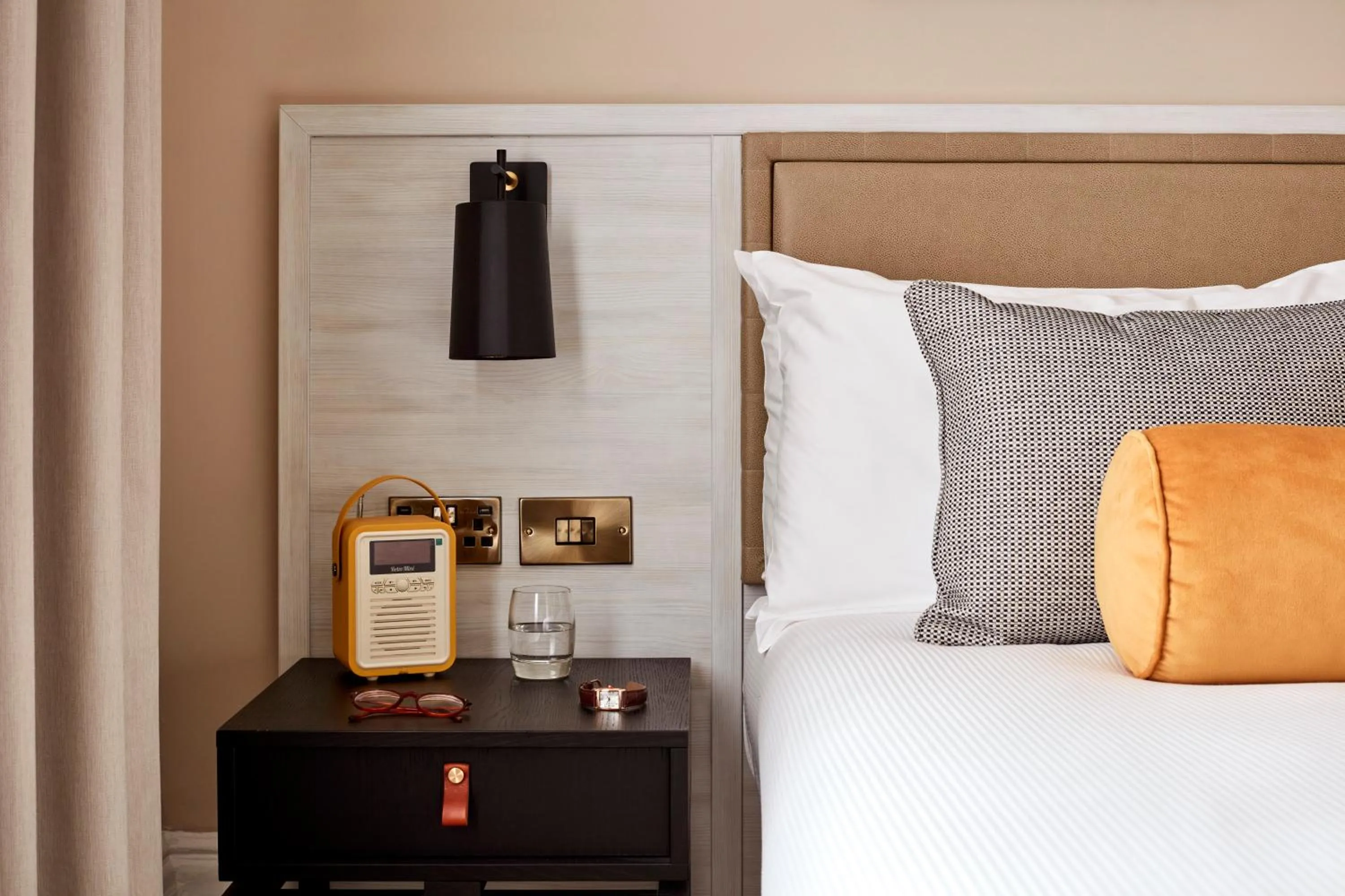 Bed in The Clermont London, Victoria