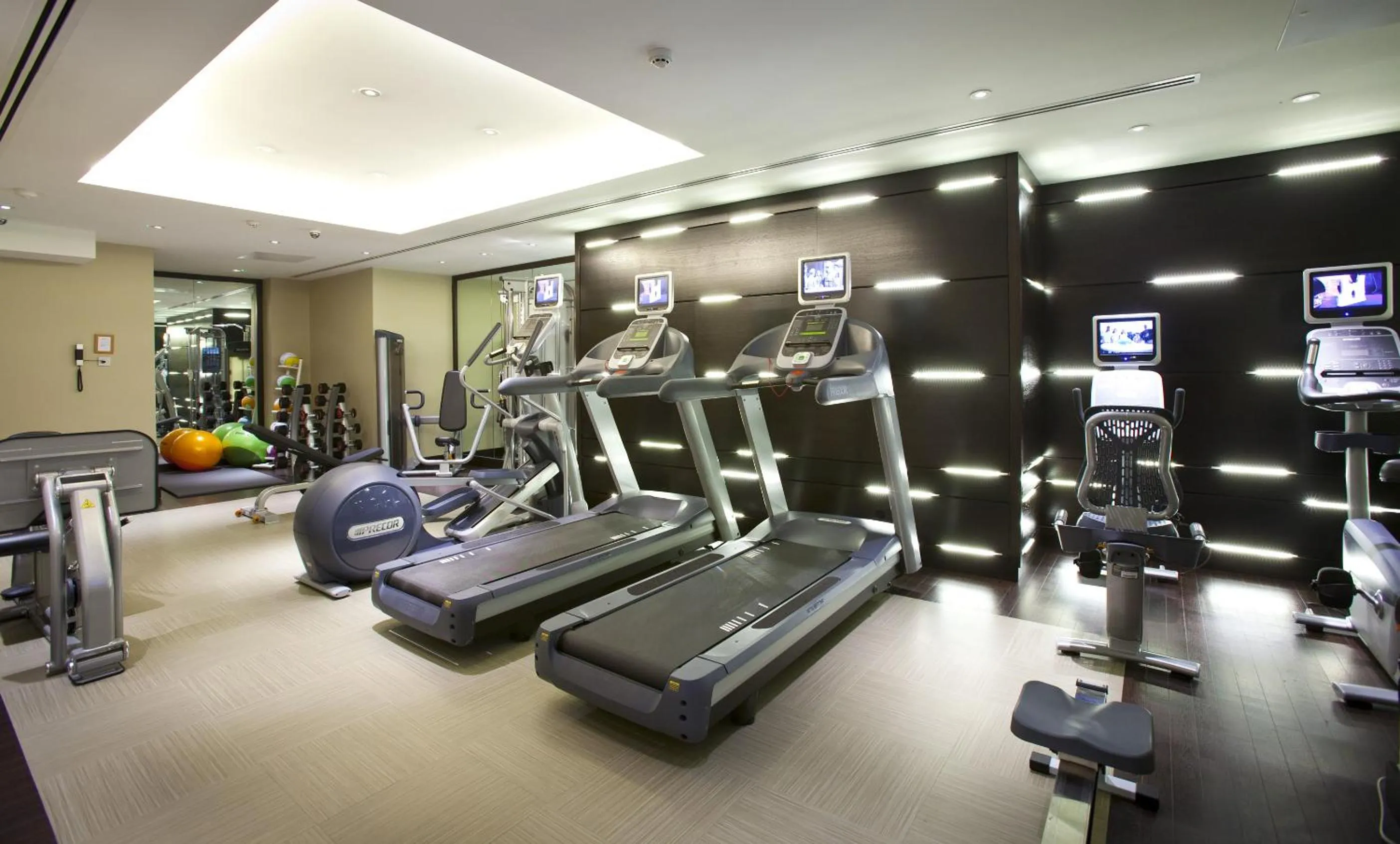 Spa and wellness centre/facilities in The Clermont London, Victoria