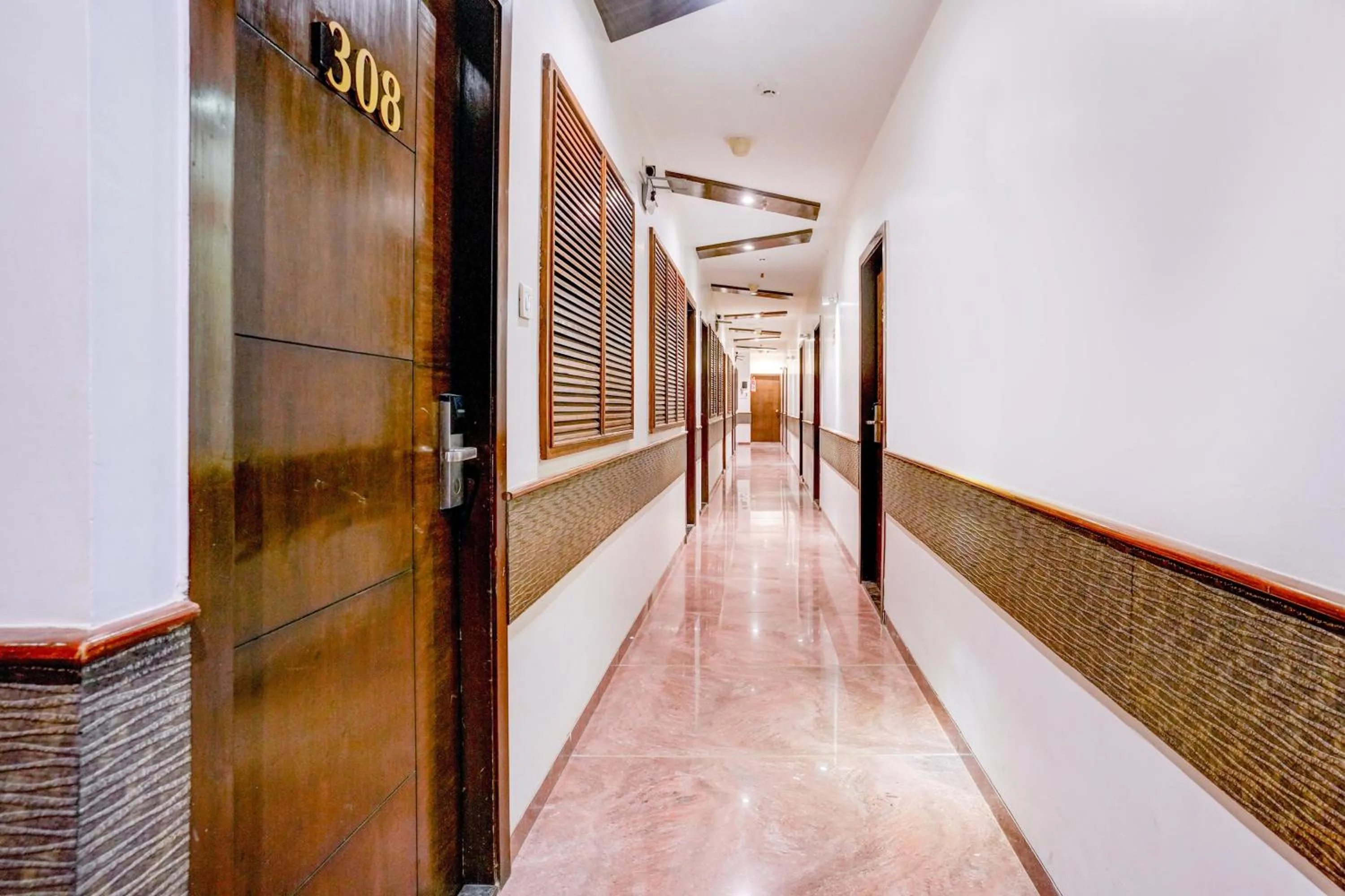 Lobby or reception in Super Townhouse Oak Times Square Le Western