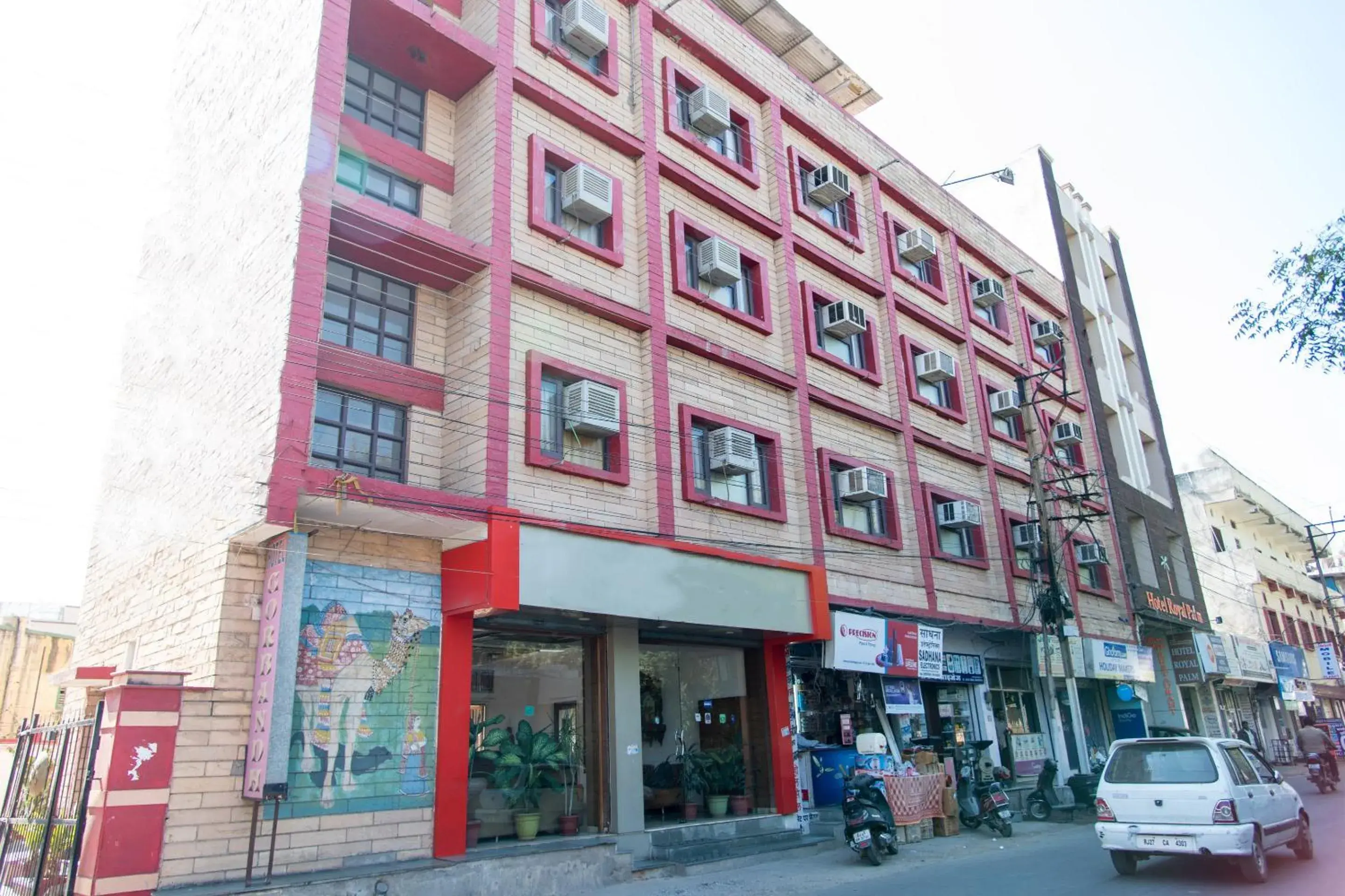 Facade/entrance in Hotel Gorbandh Facade/entrance in Hotel Gorbandh