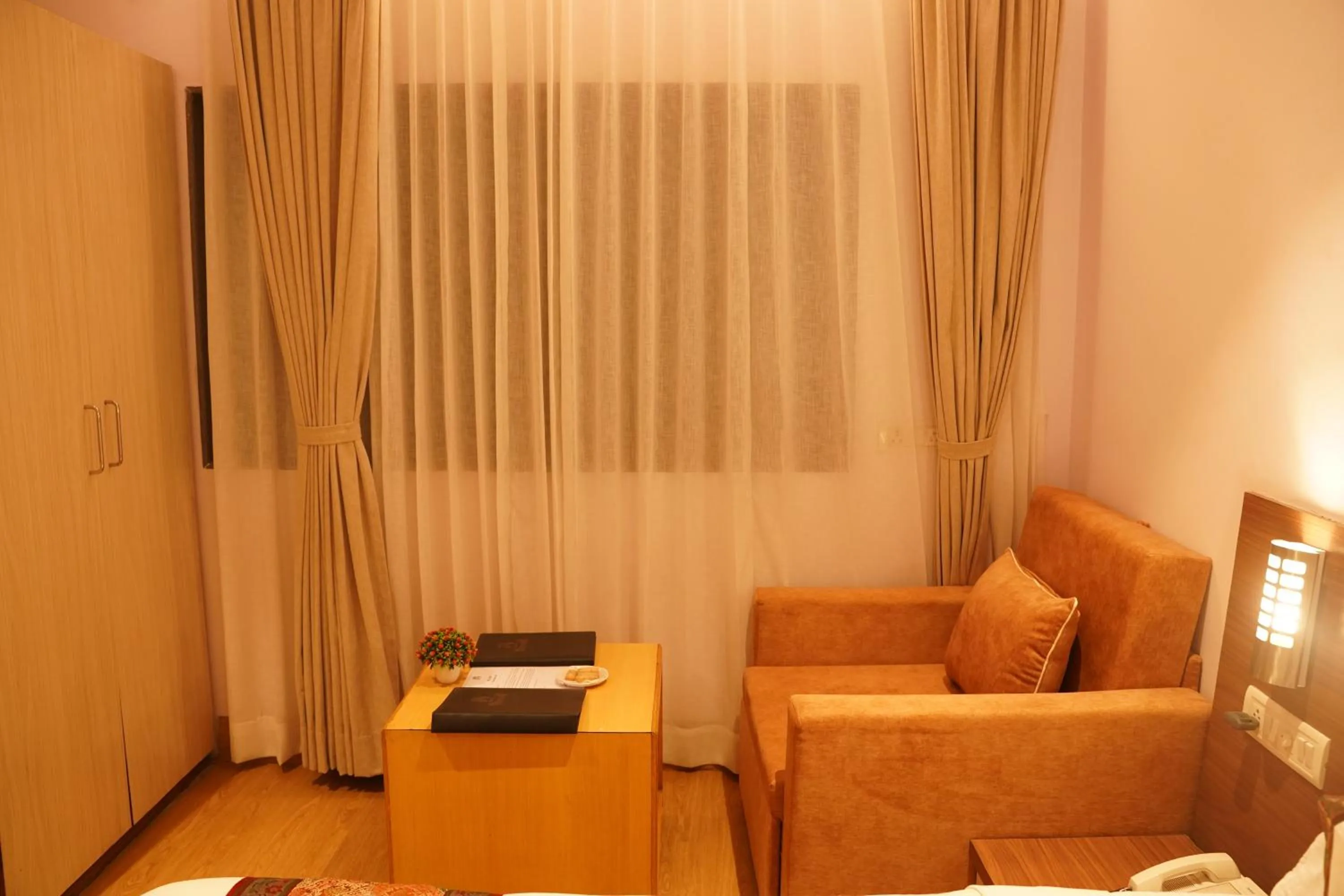 Living room in Hotel Gorbandh