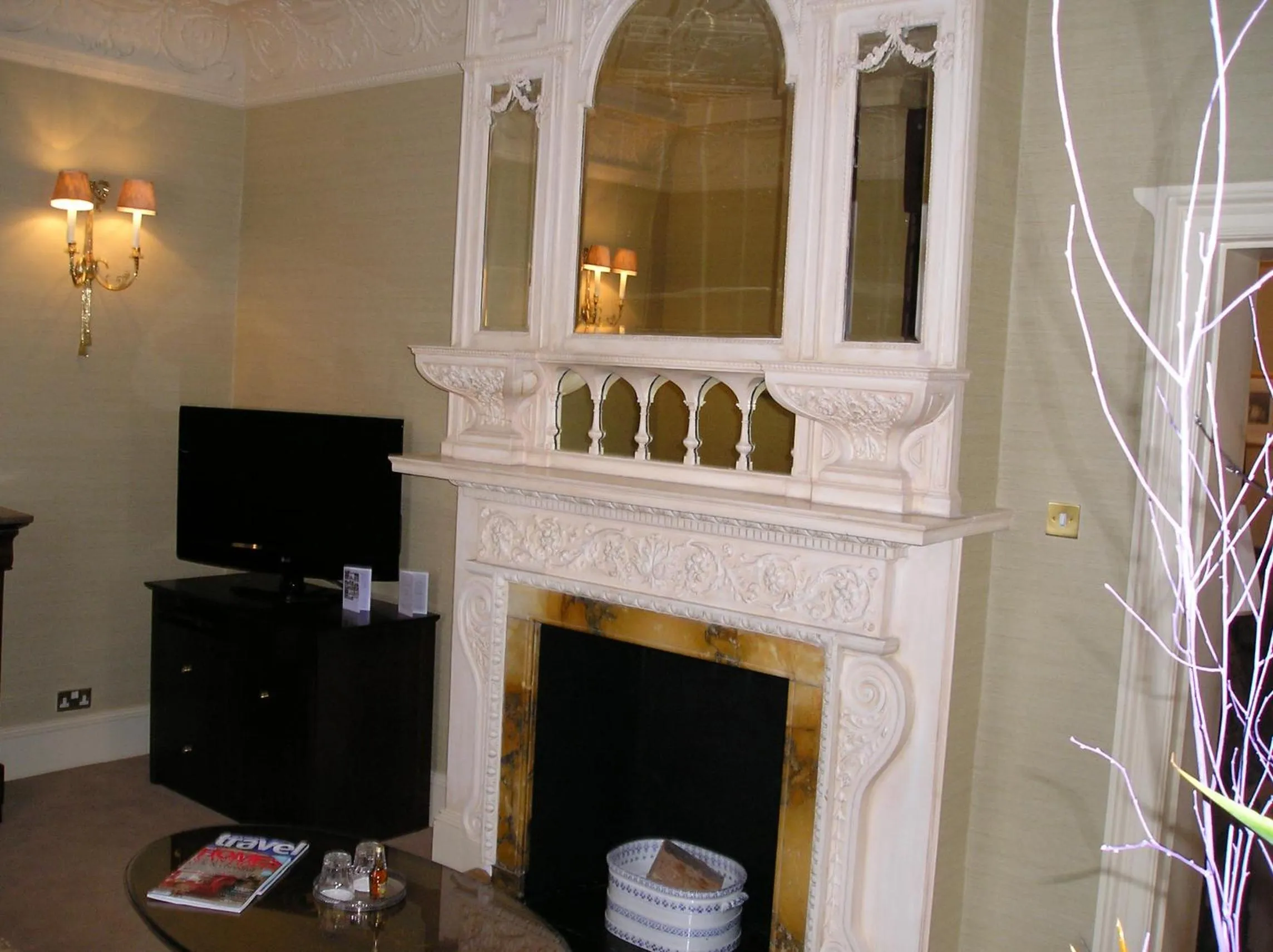 Bed in Audleys Wood Hotel, Basingstoke