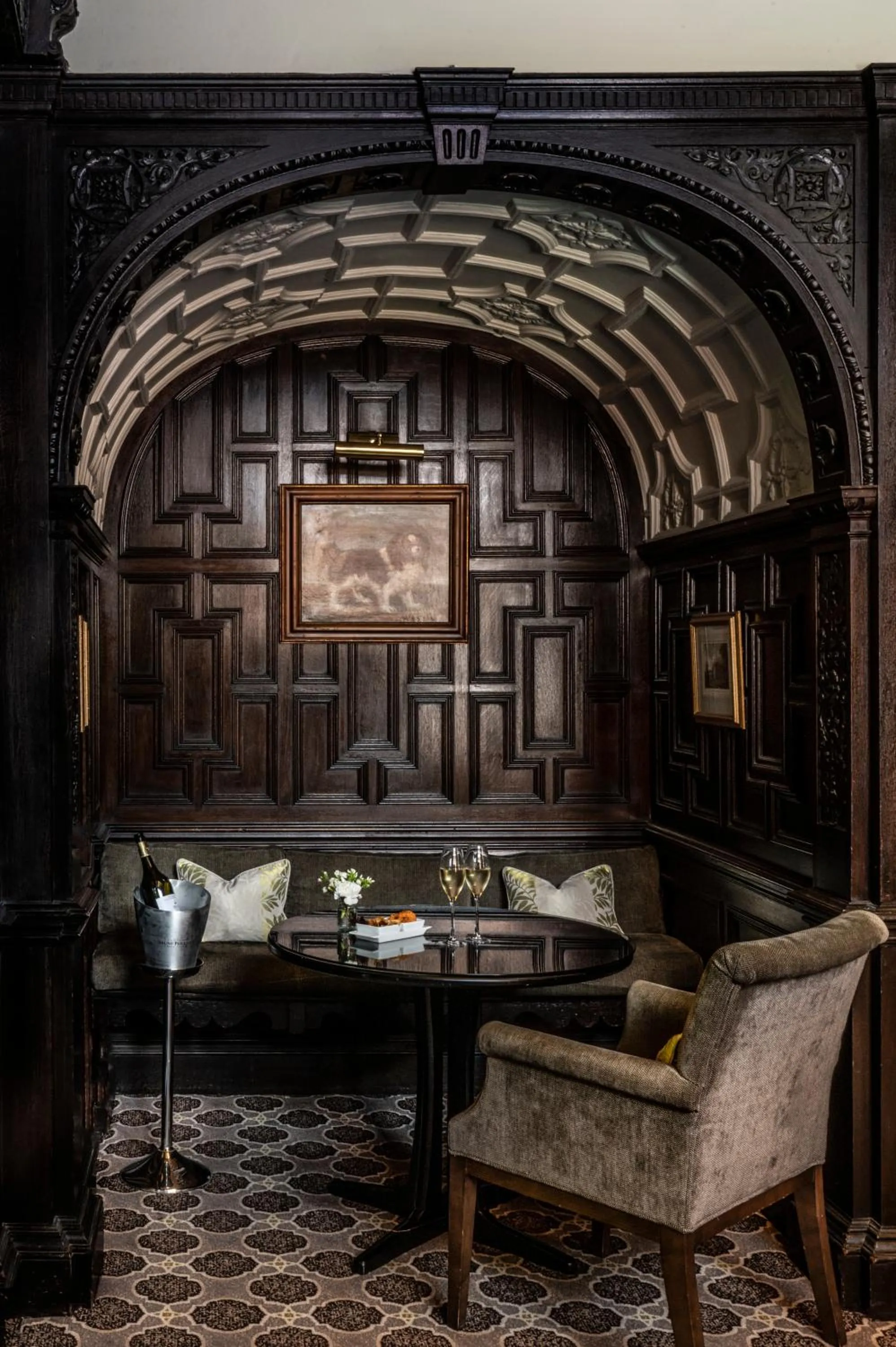 Lounge or bar in Audleys Wood Hotel, Basingstoke