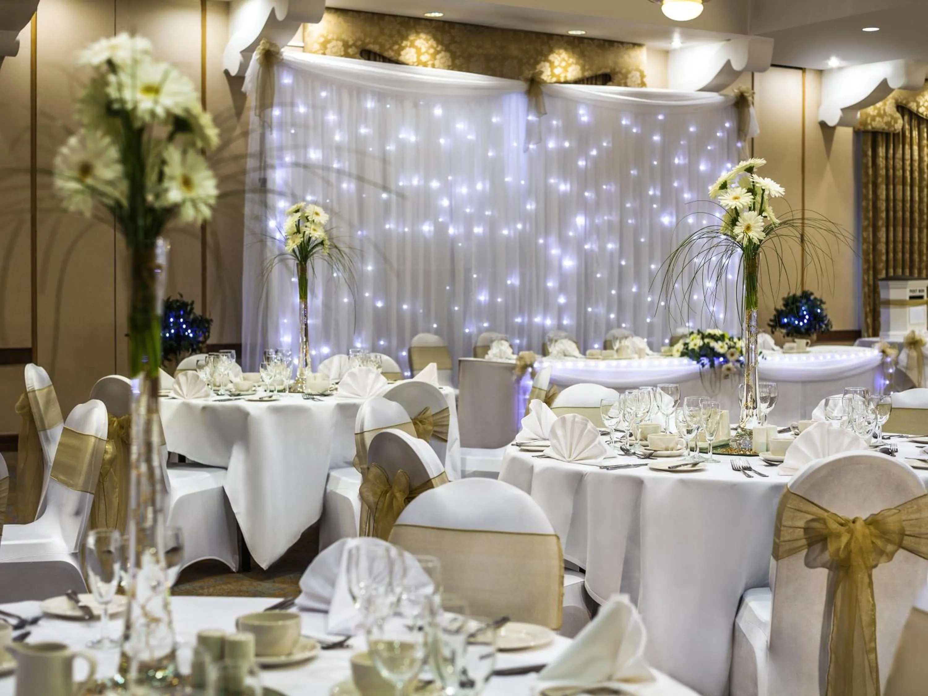 wedding in Mercure Dartford Brands Hatch Hotel & Spa