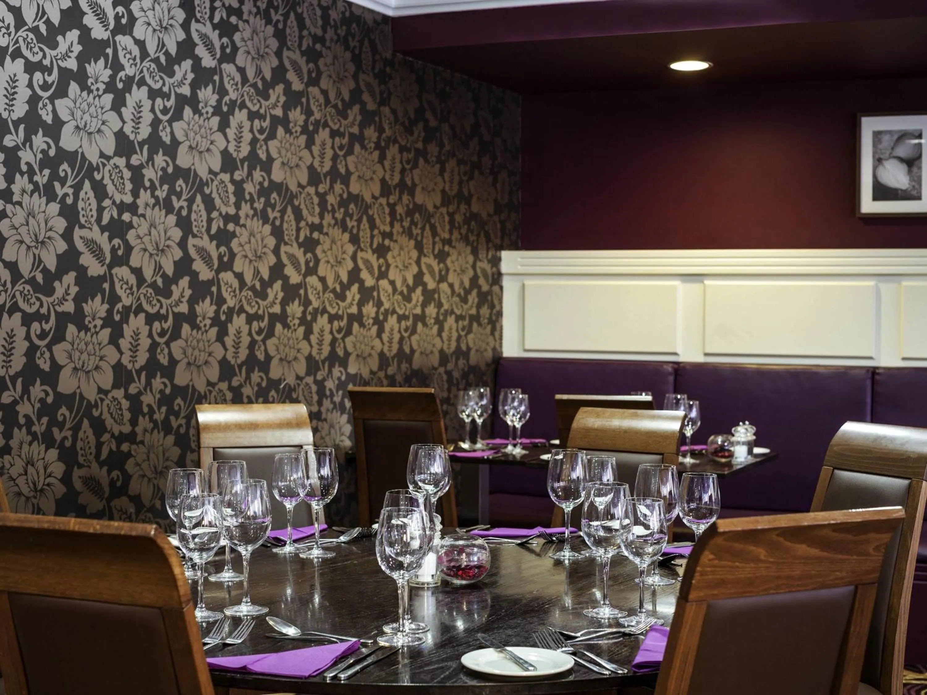 Restaurant/places to eat in Mercure Dartford Brands Hatch Hotel & Spa