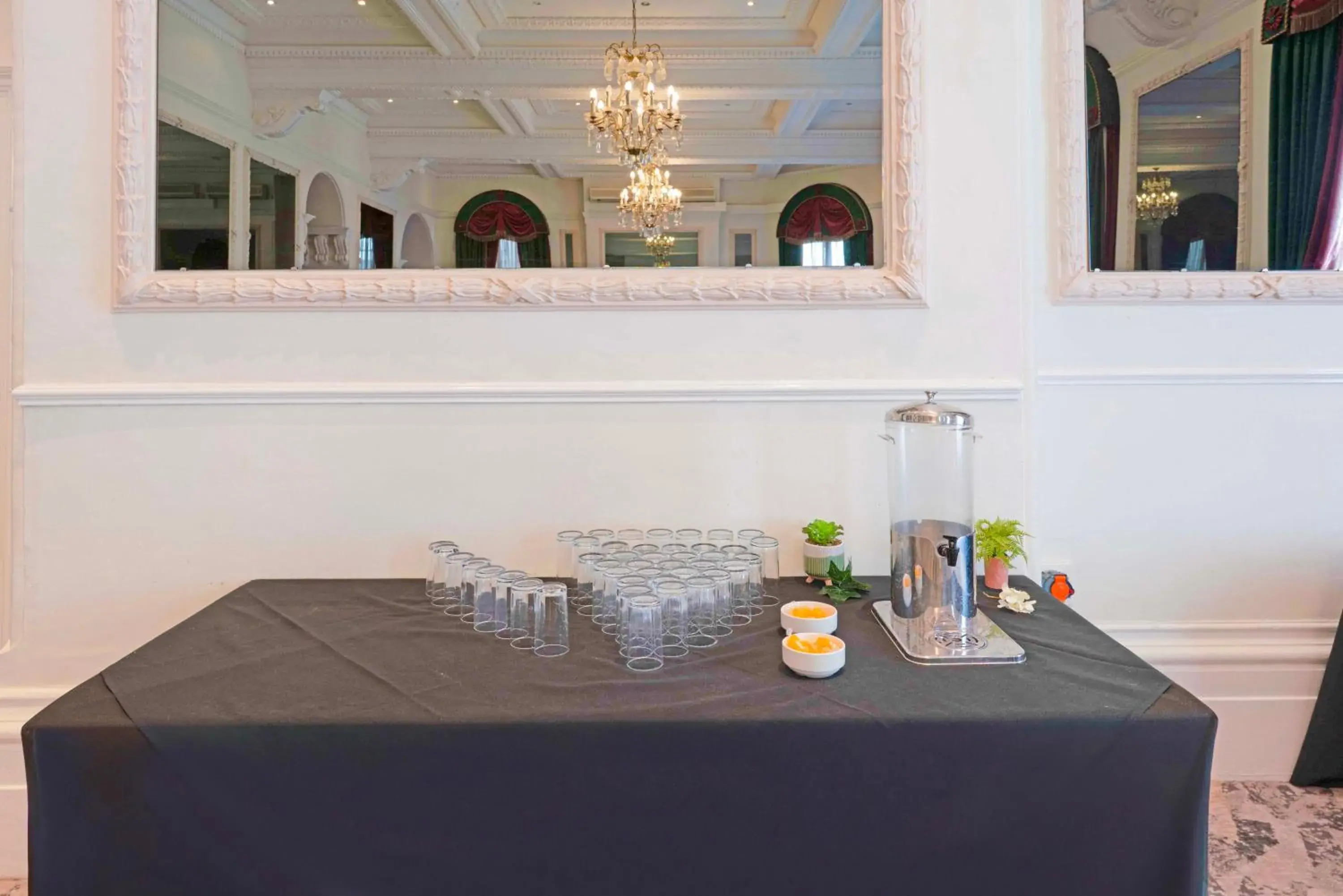 Food and drinks in The Grand Bristol By Sunday Food and drinks in The Grand Bristol By Sunday