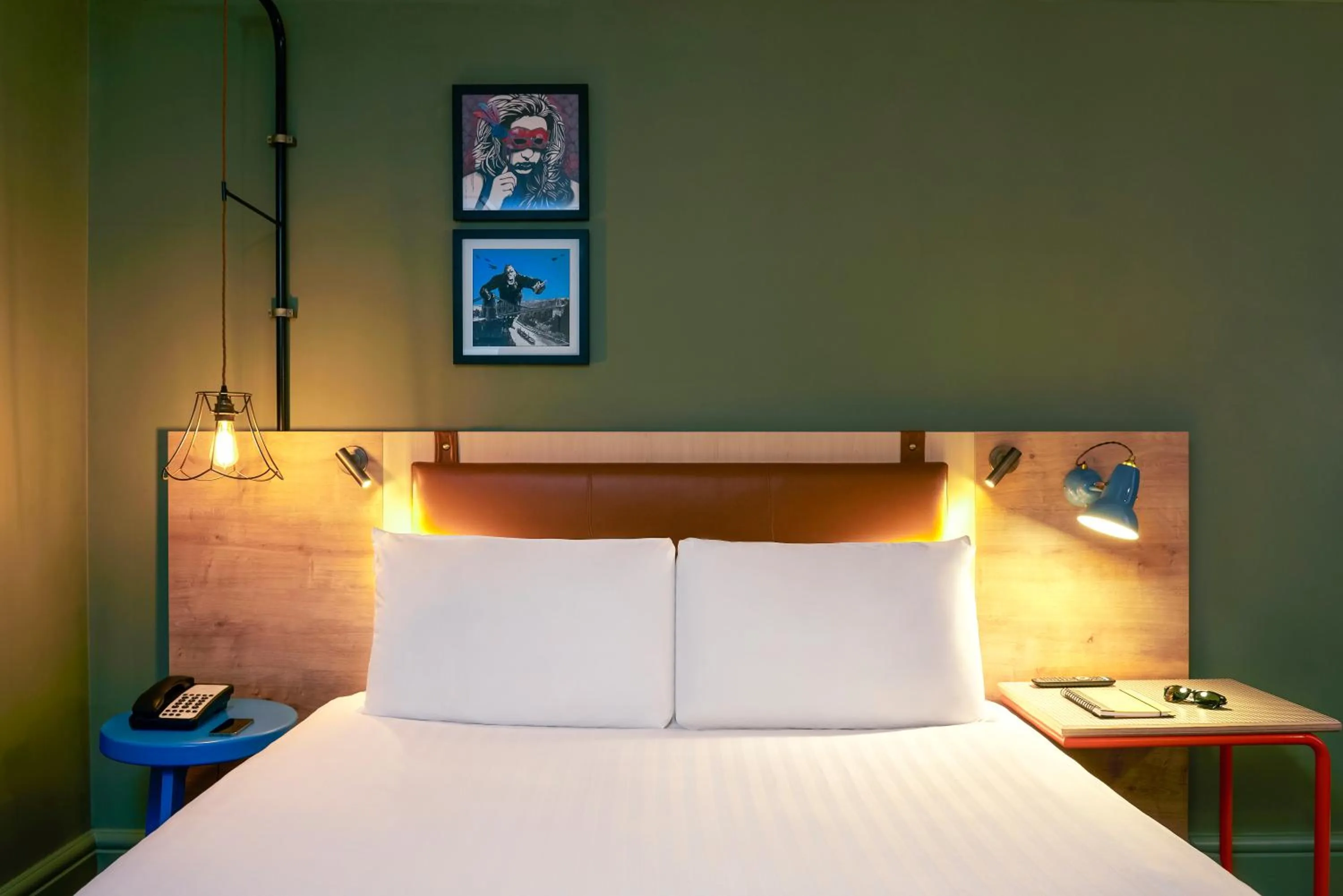 Coffee/tea facilities, Bed in The Grand Bristol By Sunday