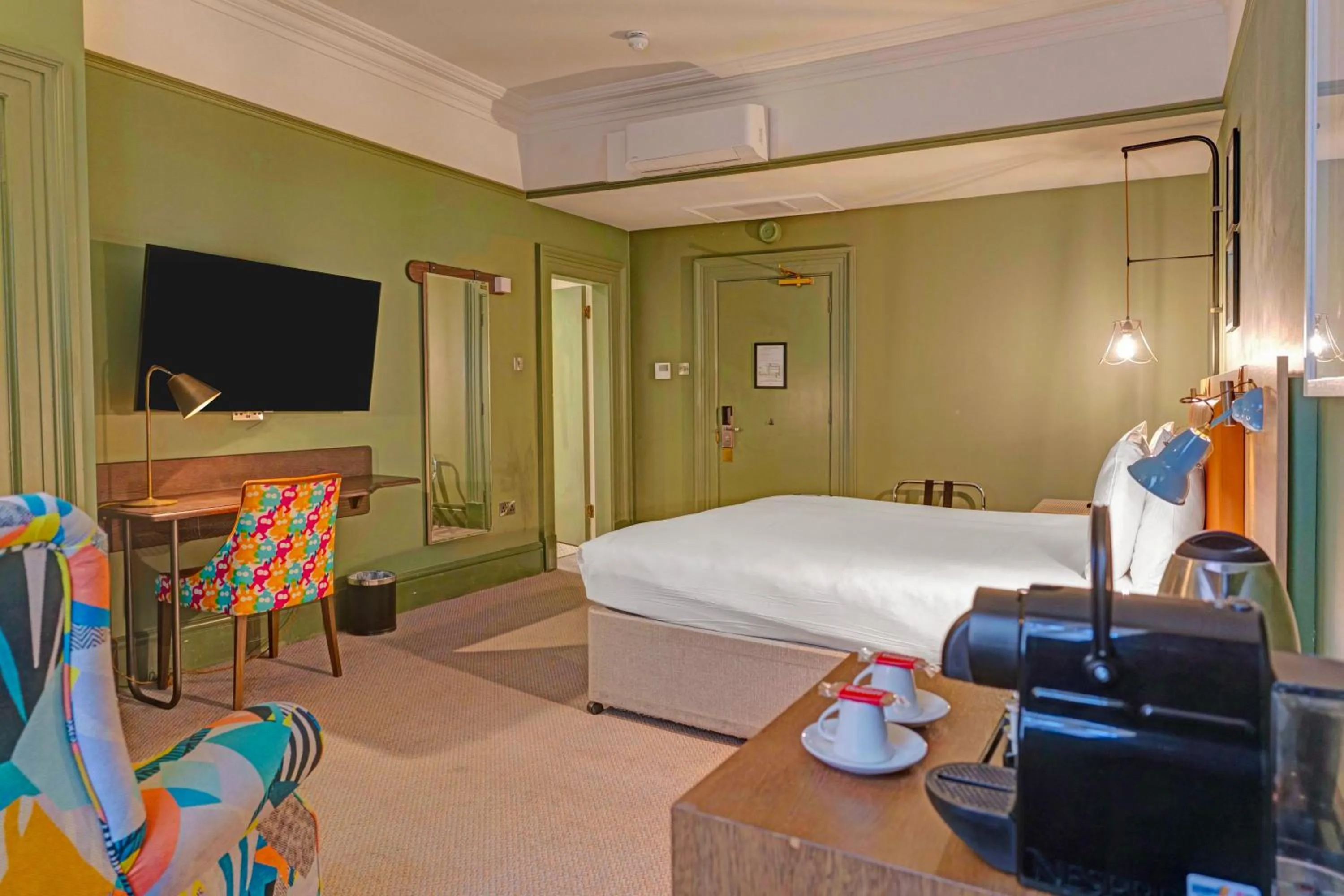 Seating area, Bed in The Grand Bristol By Sunday