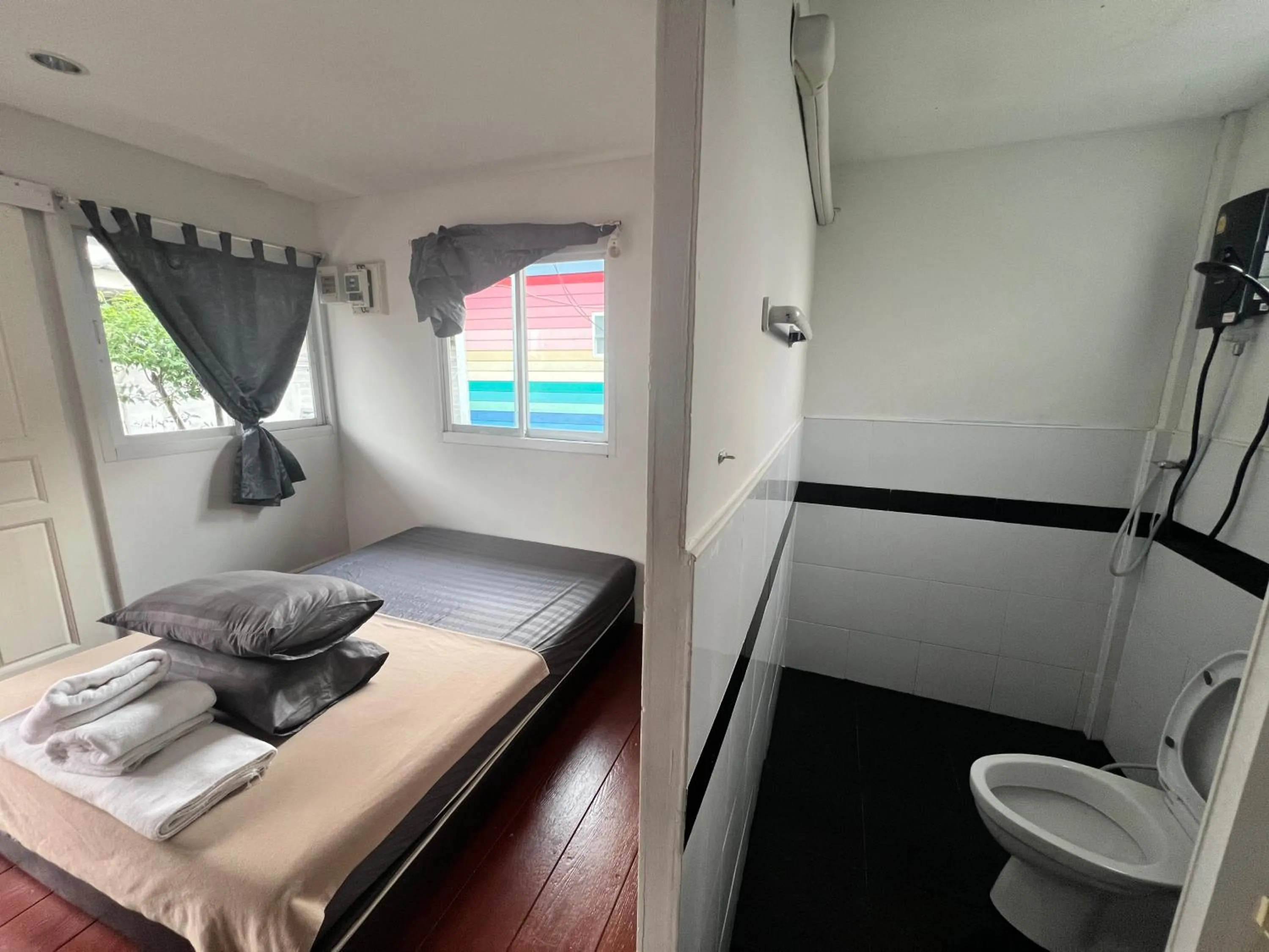 Bed in Se'sun Amphawa