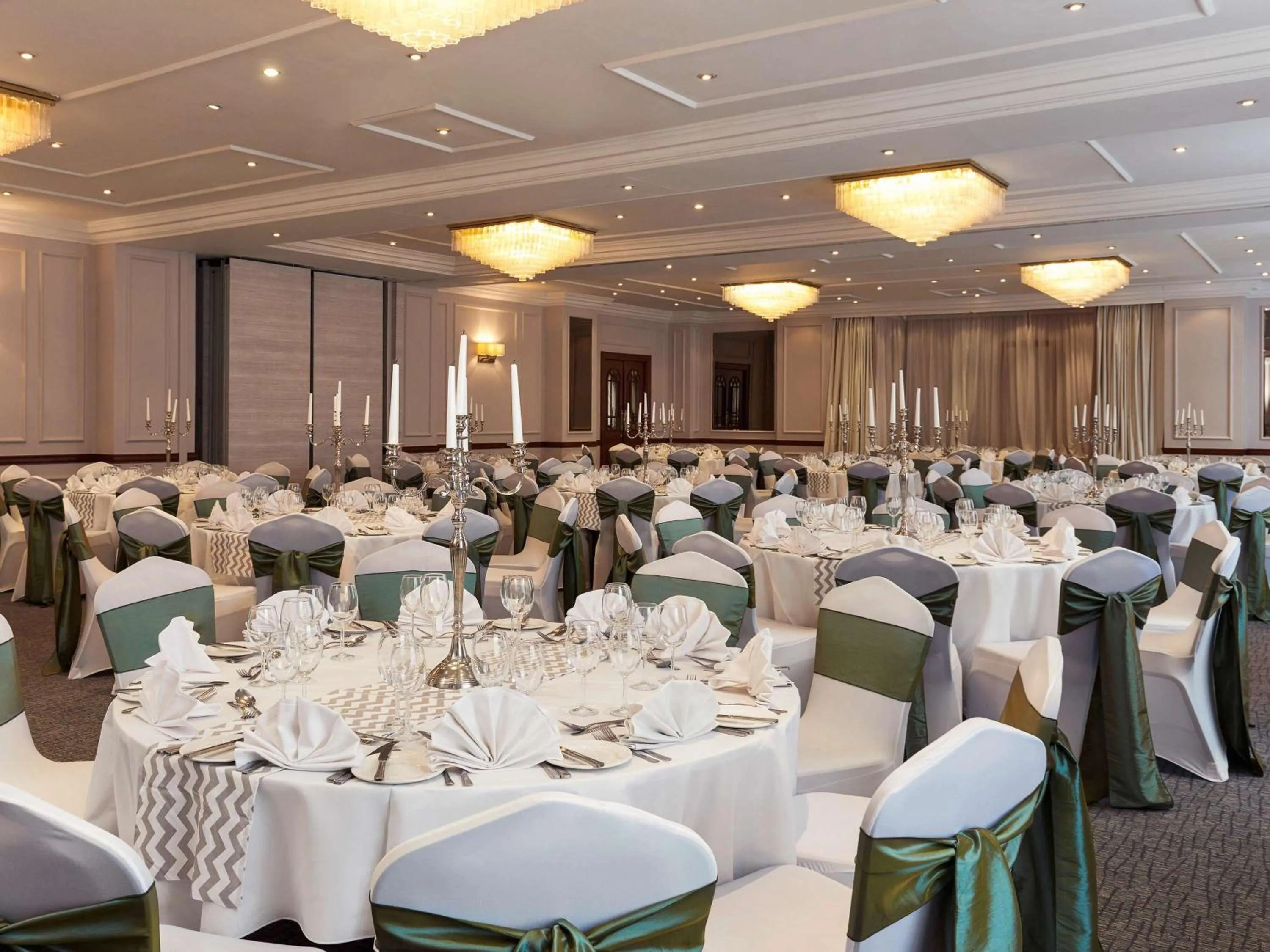 Banquet/Function facilities in Exeter Rougemont Hotel by Sunday
