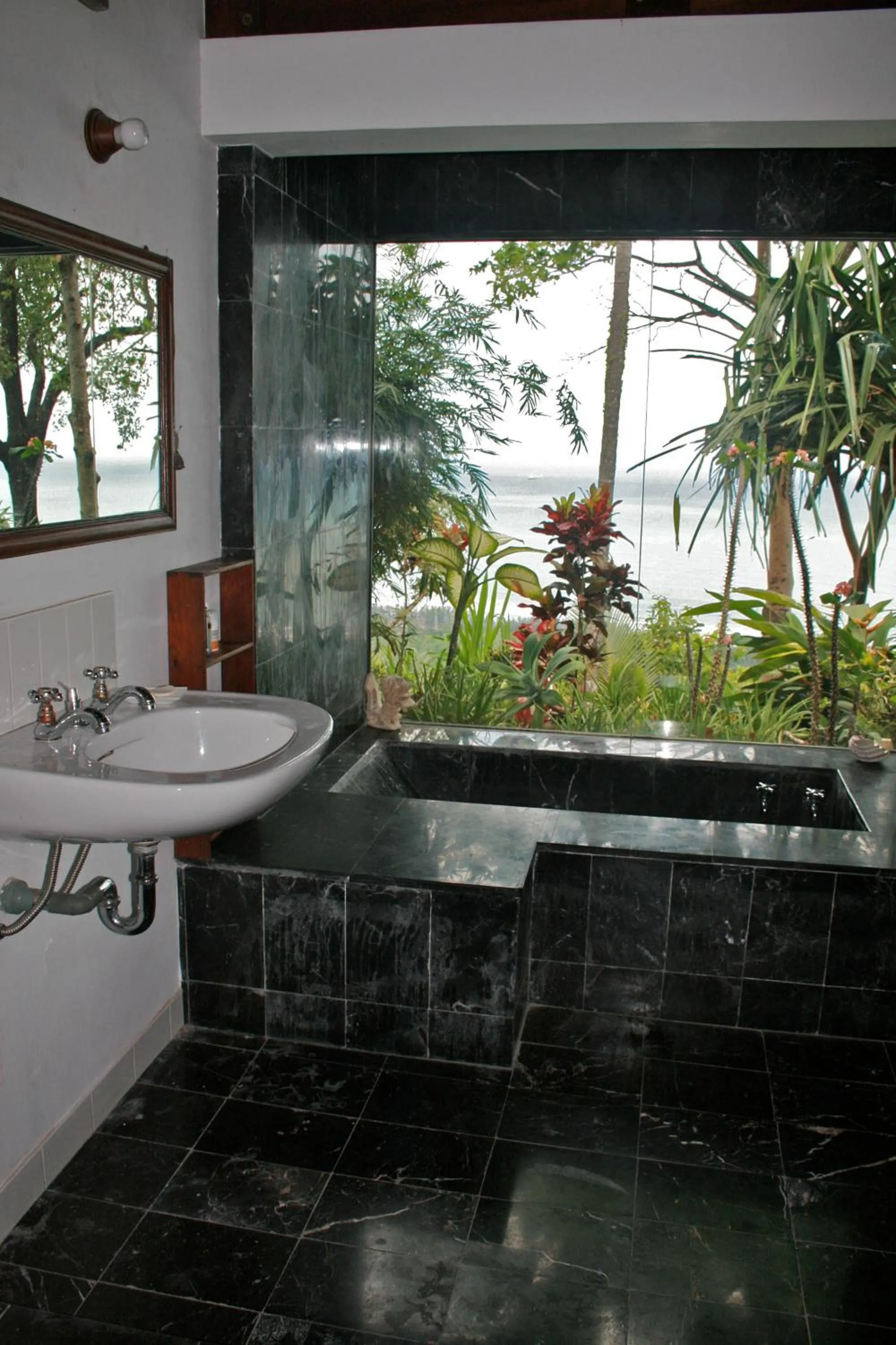 Shower in Puncak Air Manis Residence