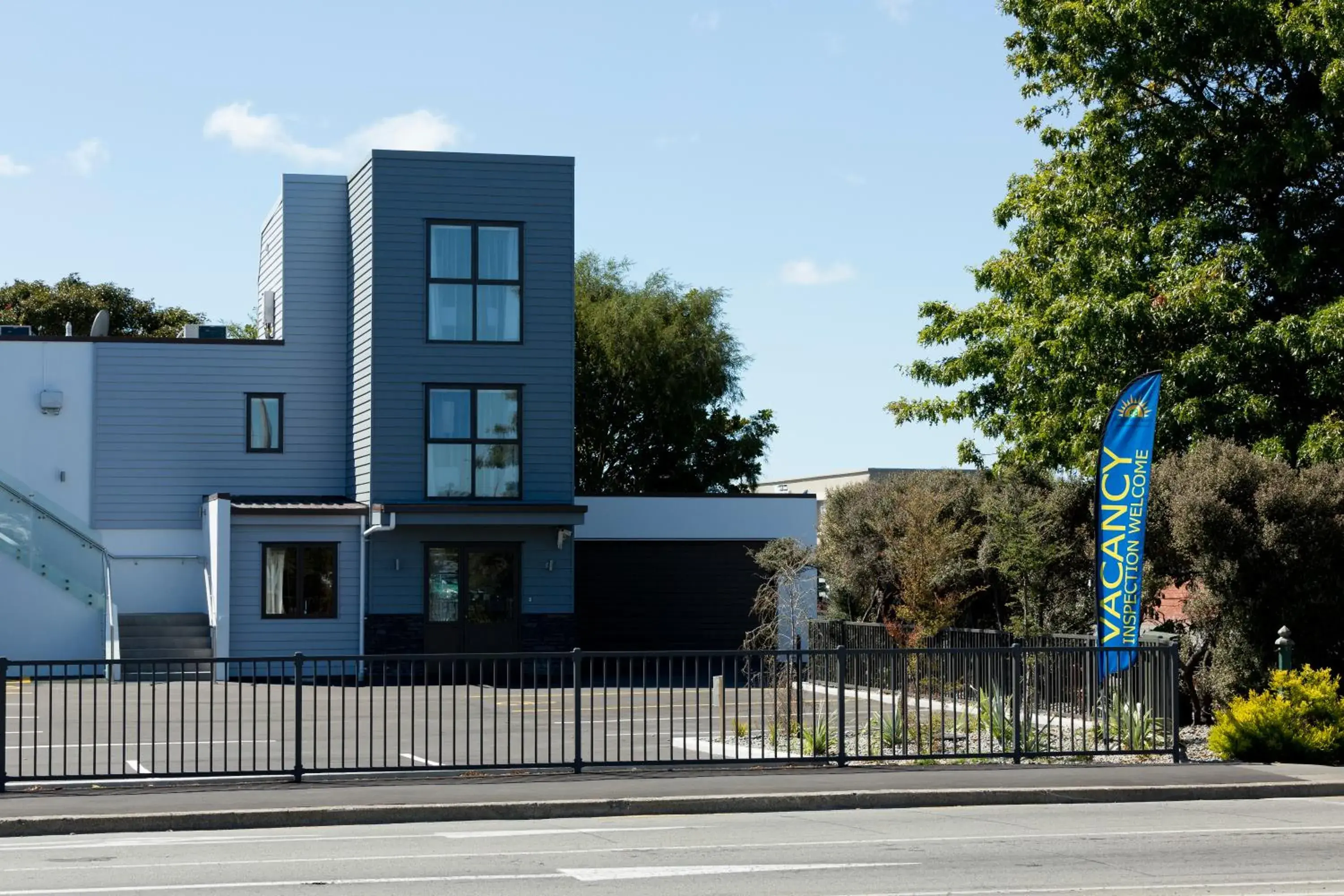 Deluxe Family Suite in 2 on Whiteleigh and 239 on Lincoln Motel Deluxe Family Suite in 2 on Whiteleigh and 239 on Lincoln Motel