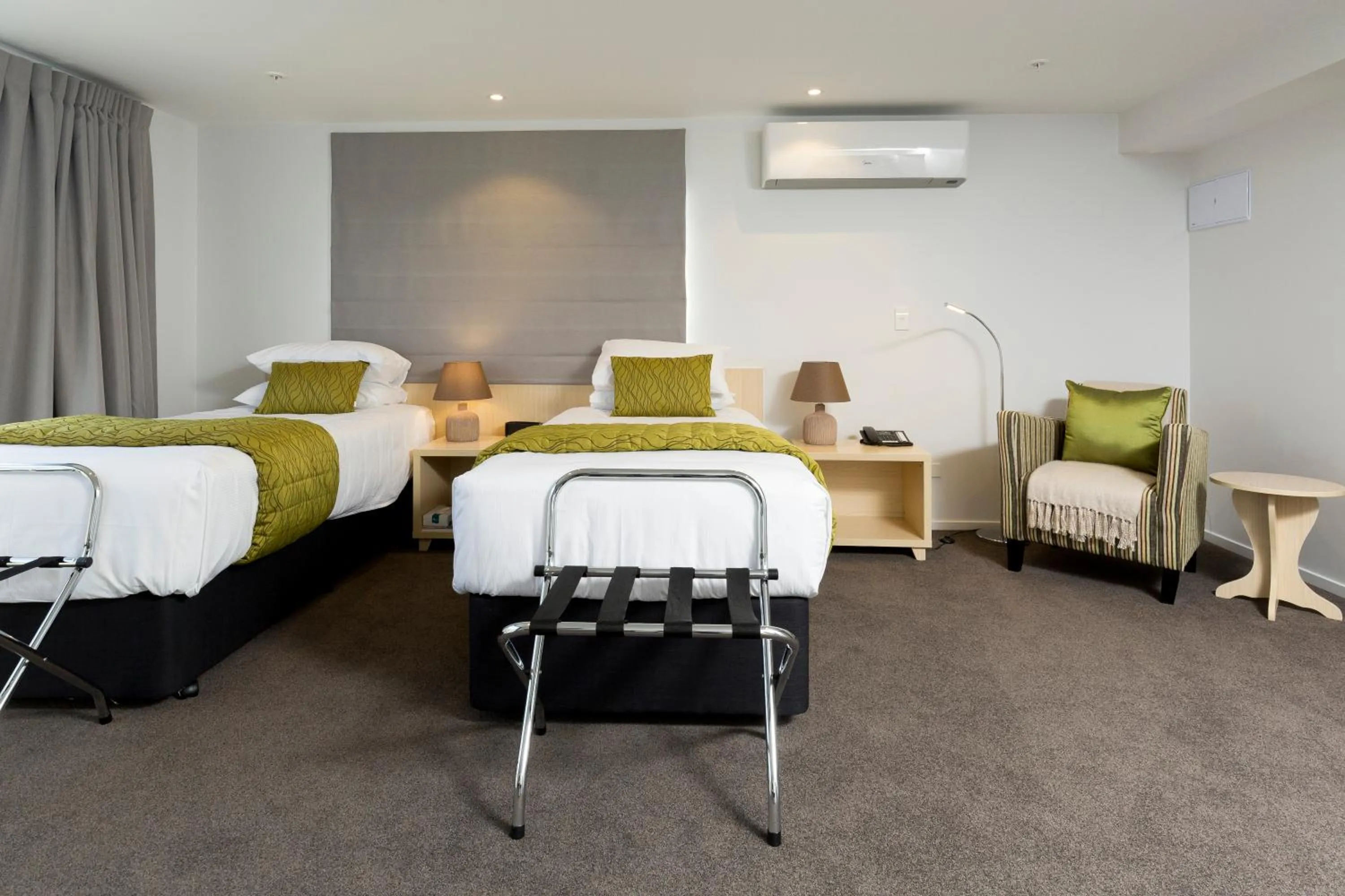 Bed in 2 on Whiteleigh and 239 on Lincoln Motel